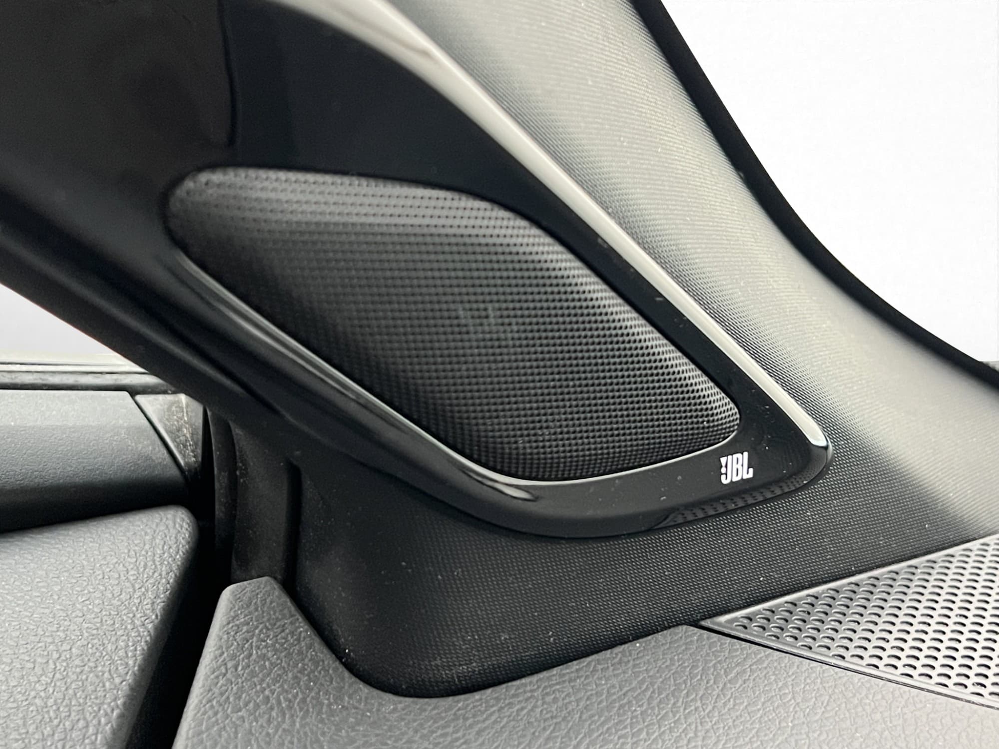Toyota C-HR Hybrid Executive JBL Kamera Skinn Bluetooth