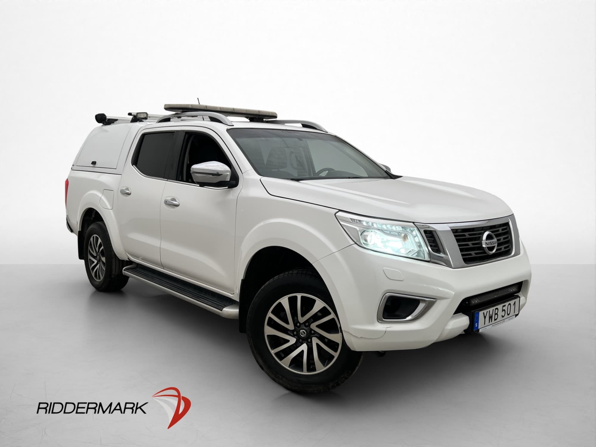 Nissan Navara Tekna 2.3 4WD Dragkrok Skinn Diff 360° kåpa
