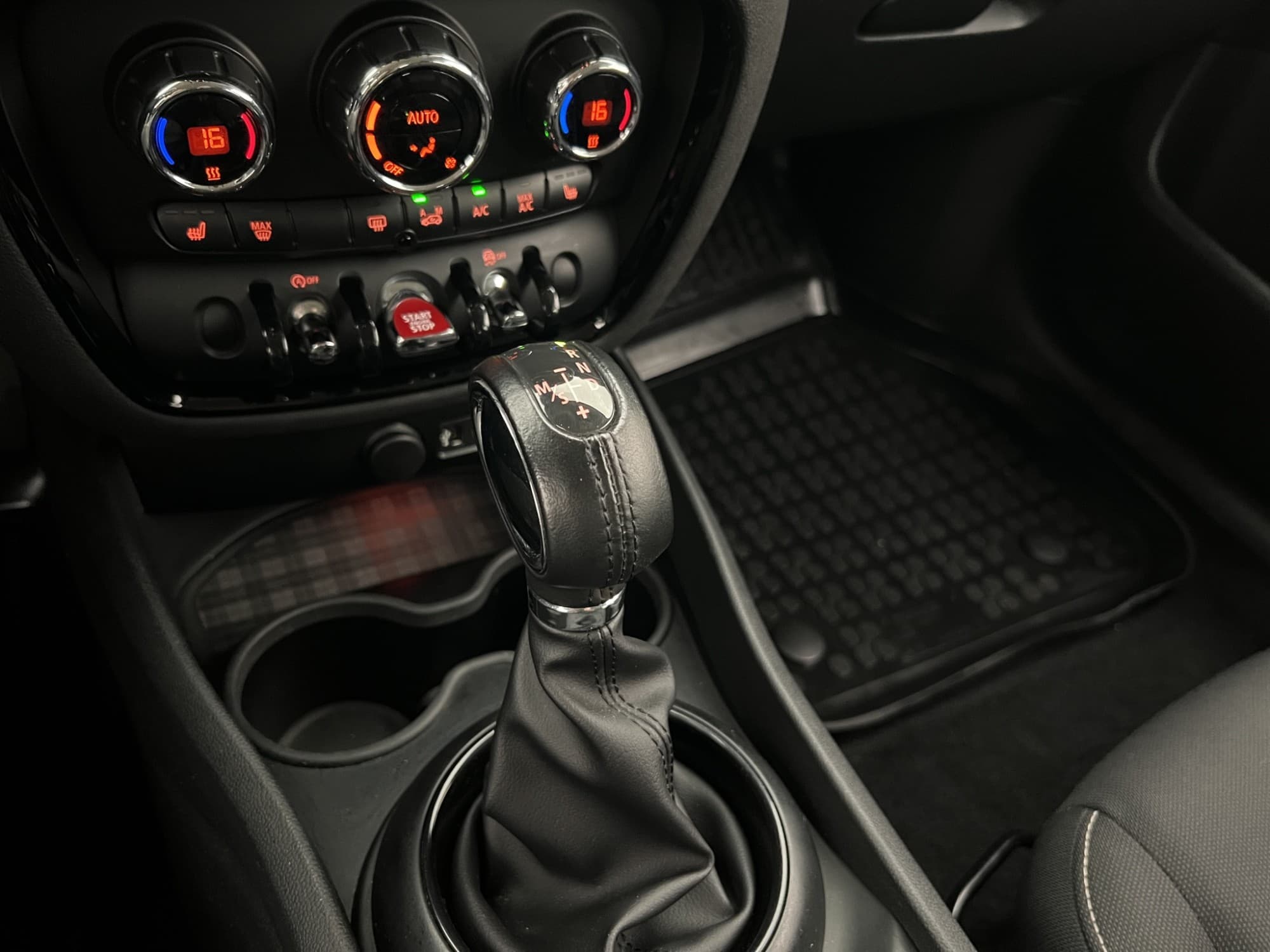 MINI Clubman 136hk Salt II Farthållare Bluetooth P-sensorer