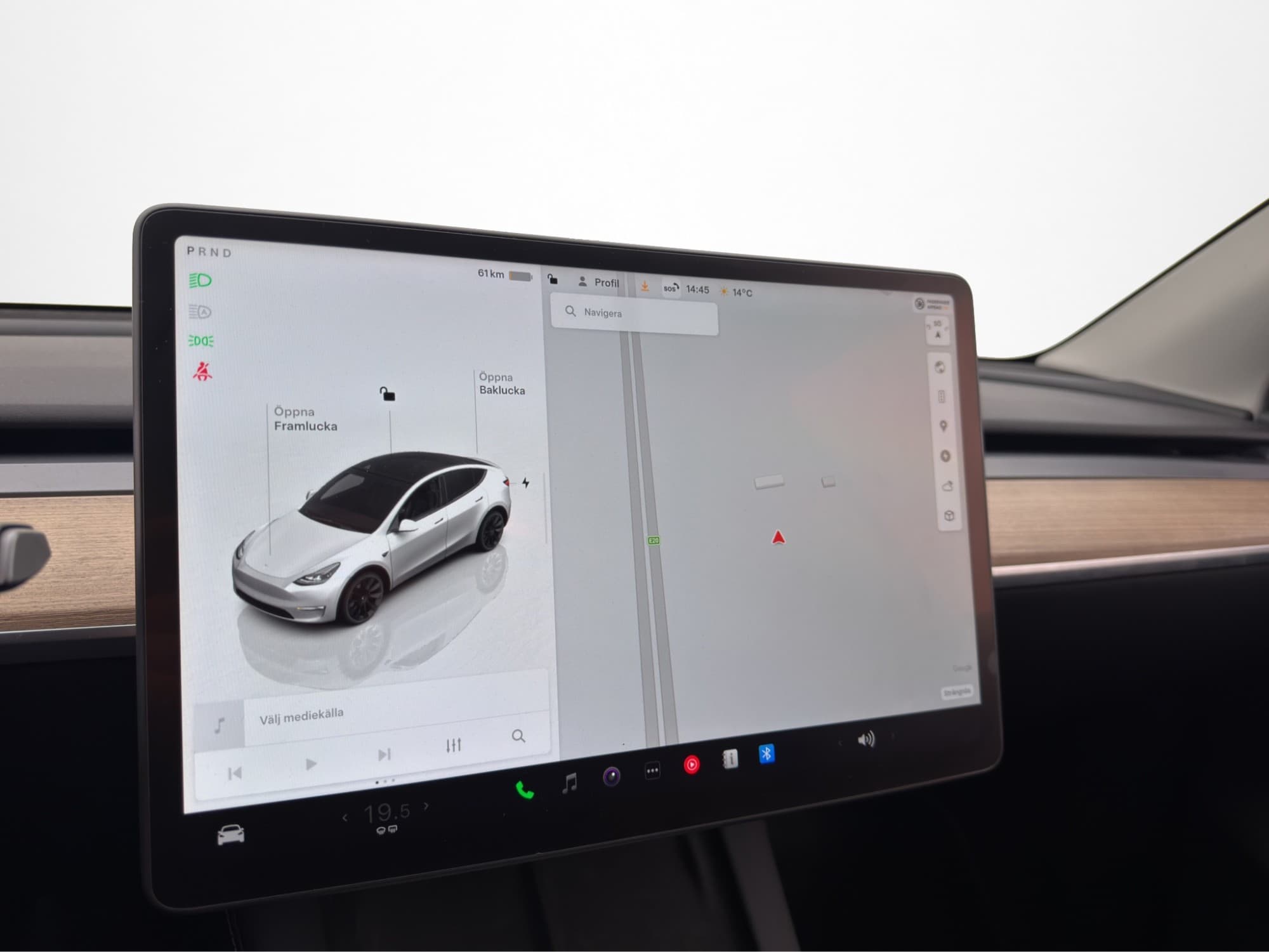 Tesla Model Y Long Range AWD Svensksåld Panorama MOMS
