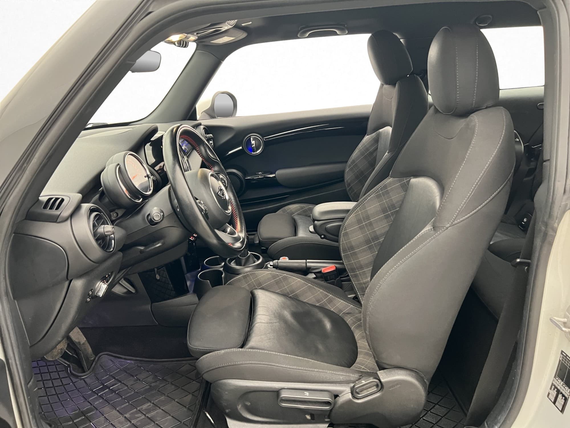 MINI Cooper 136hk MOMS Sensorer Farthållare 536kr Skatt