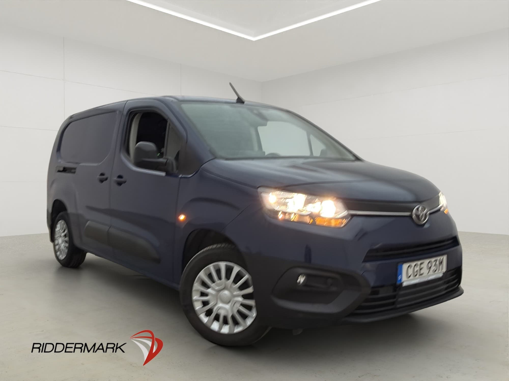 Toyota ProAce City L2 Värm Drag B-Kamera 2xDörr CARPLAY Moms
