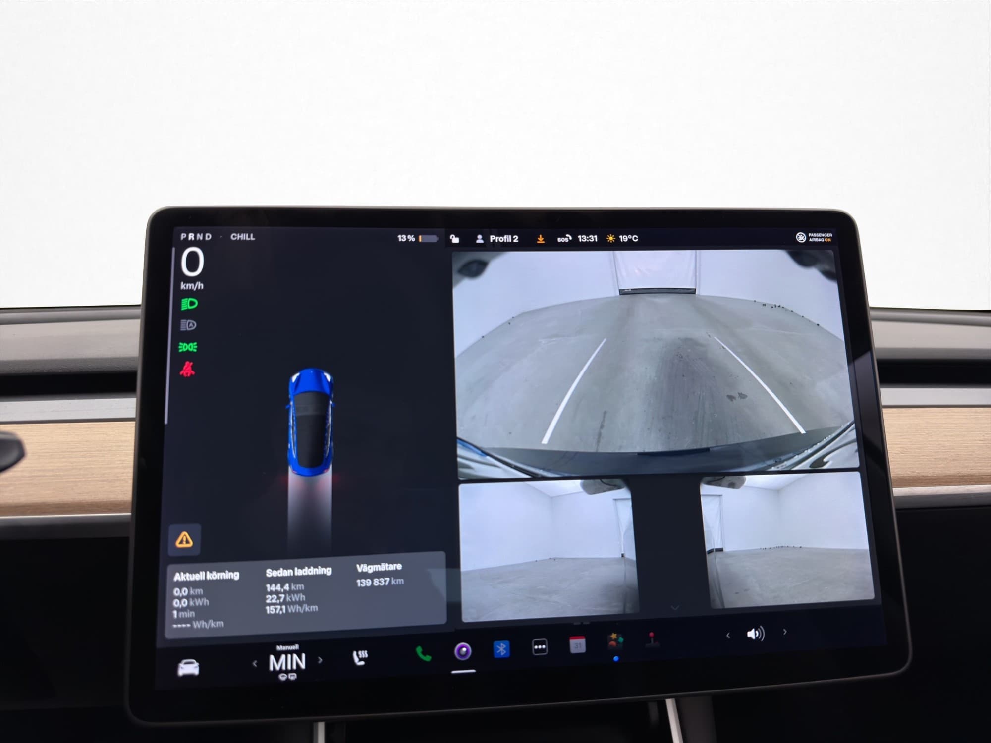 Tesla Model 3 Long Range AWD Svensksåld Panorama