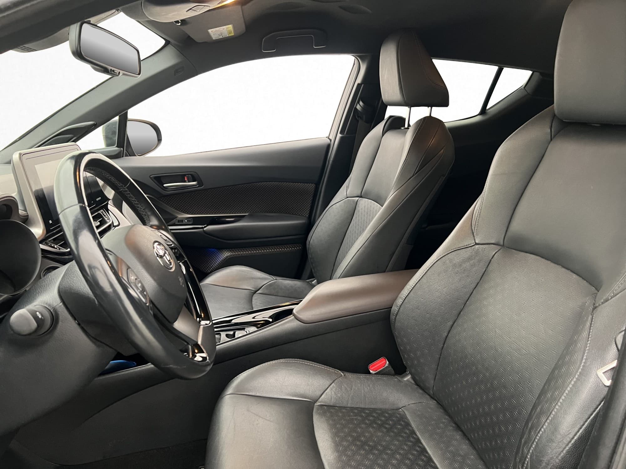 Toyota C-HR Hybrid Executive JBL Kamera Skinn Bluetooth