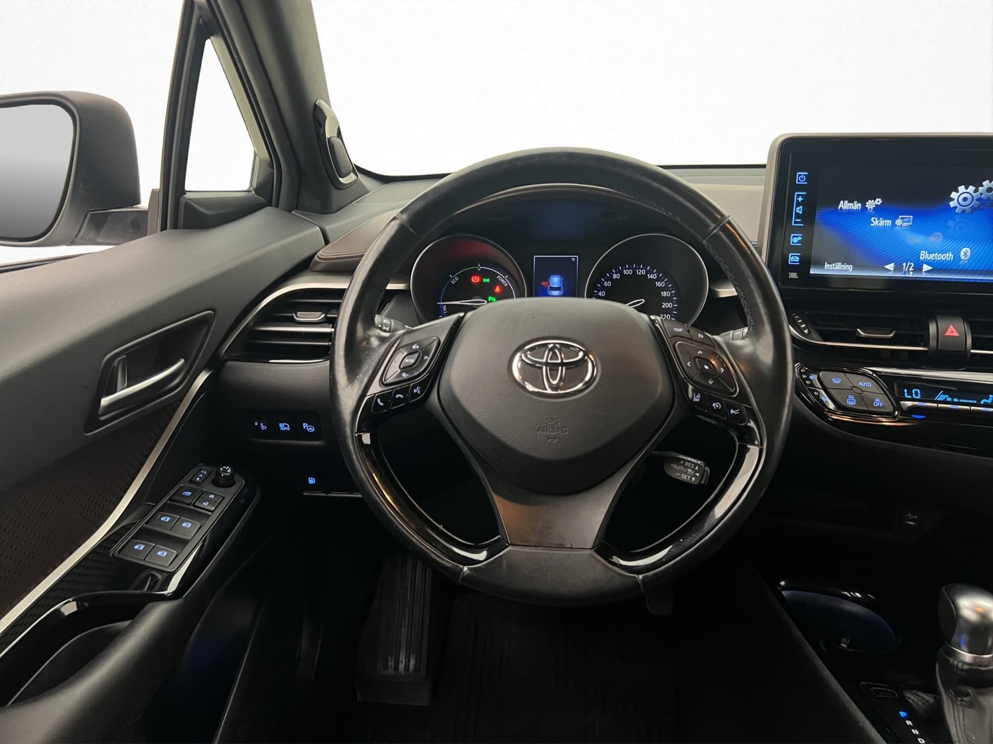 Toyota C-HR Hybrid Executive JBL Kamera Halvskinn 1 Brukare