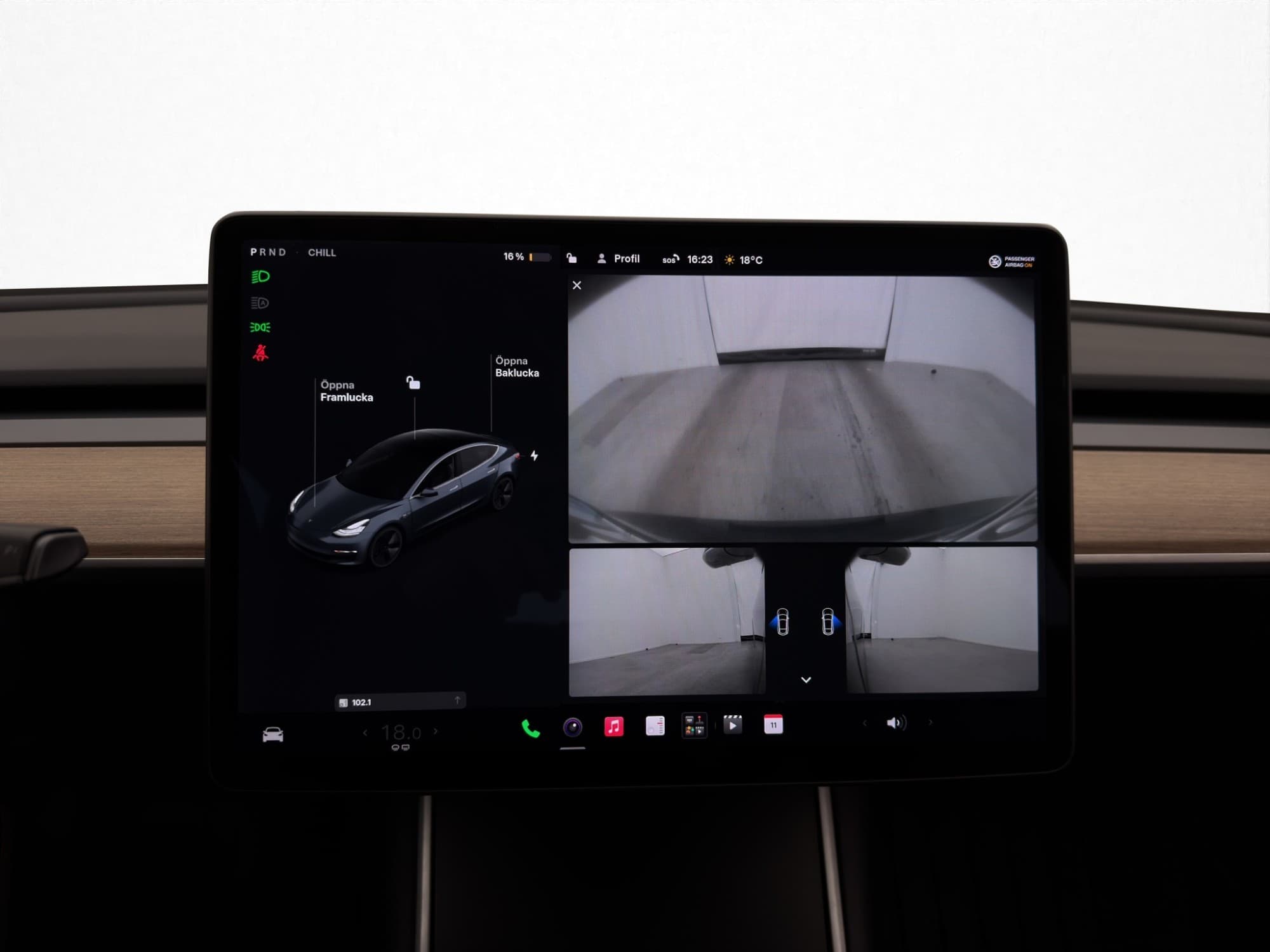 Tesla Model 3 Standard Range Plus Svensksåld Panorama