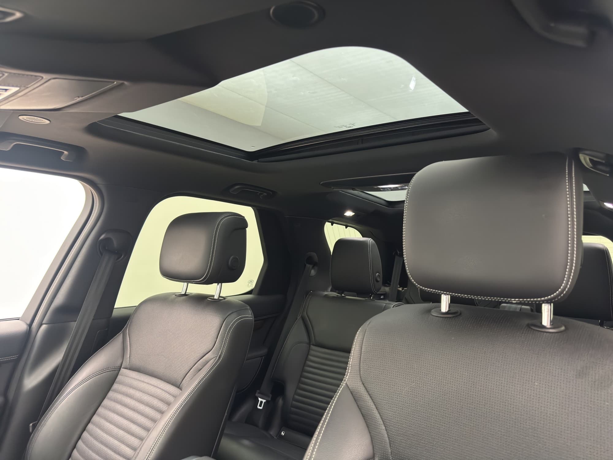 Land Rover Discovery D300 R-Dynamic SE 7-Sits Pano 360° Drag