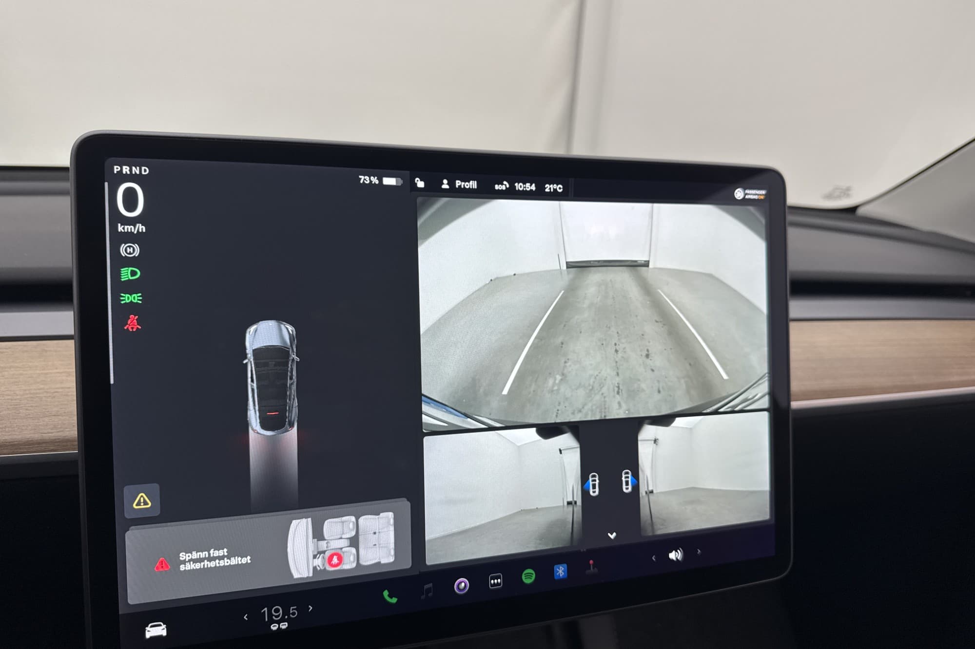 Tesla Model Y Long Range AWD Autopilot Pano Navi Sv-Såld
