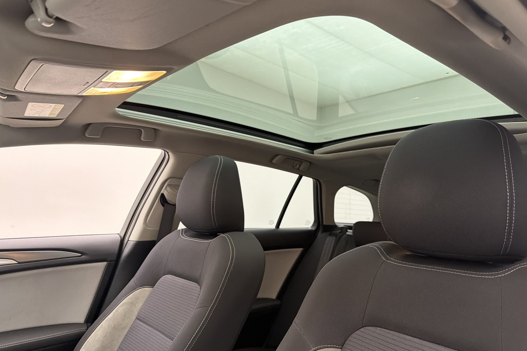 Toyota Avensis Kombi 143hk Active Plus Panorama Navi Kamera