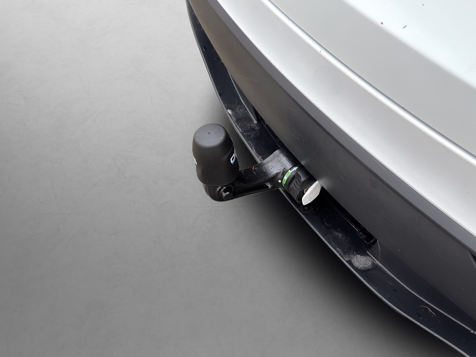 Tesla Model Y Long Range AWD Dragkrok Autopilot Skinn MOMS