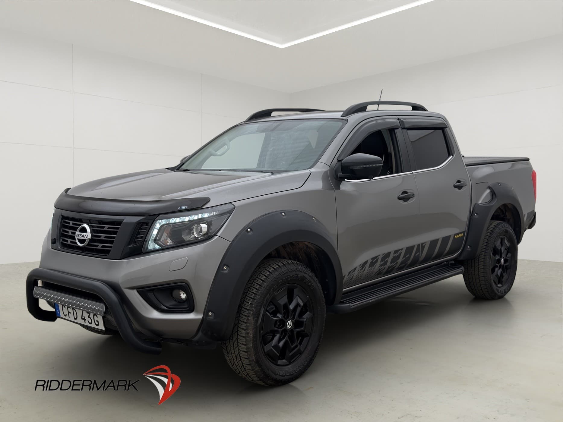 Nissan Navara N-Guard 4WD Drag Skinn Taklucka CARPLAY MOMS