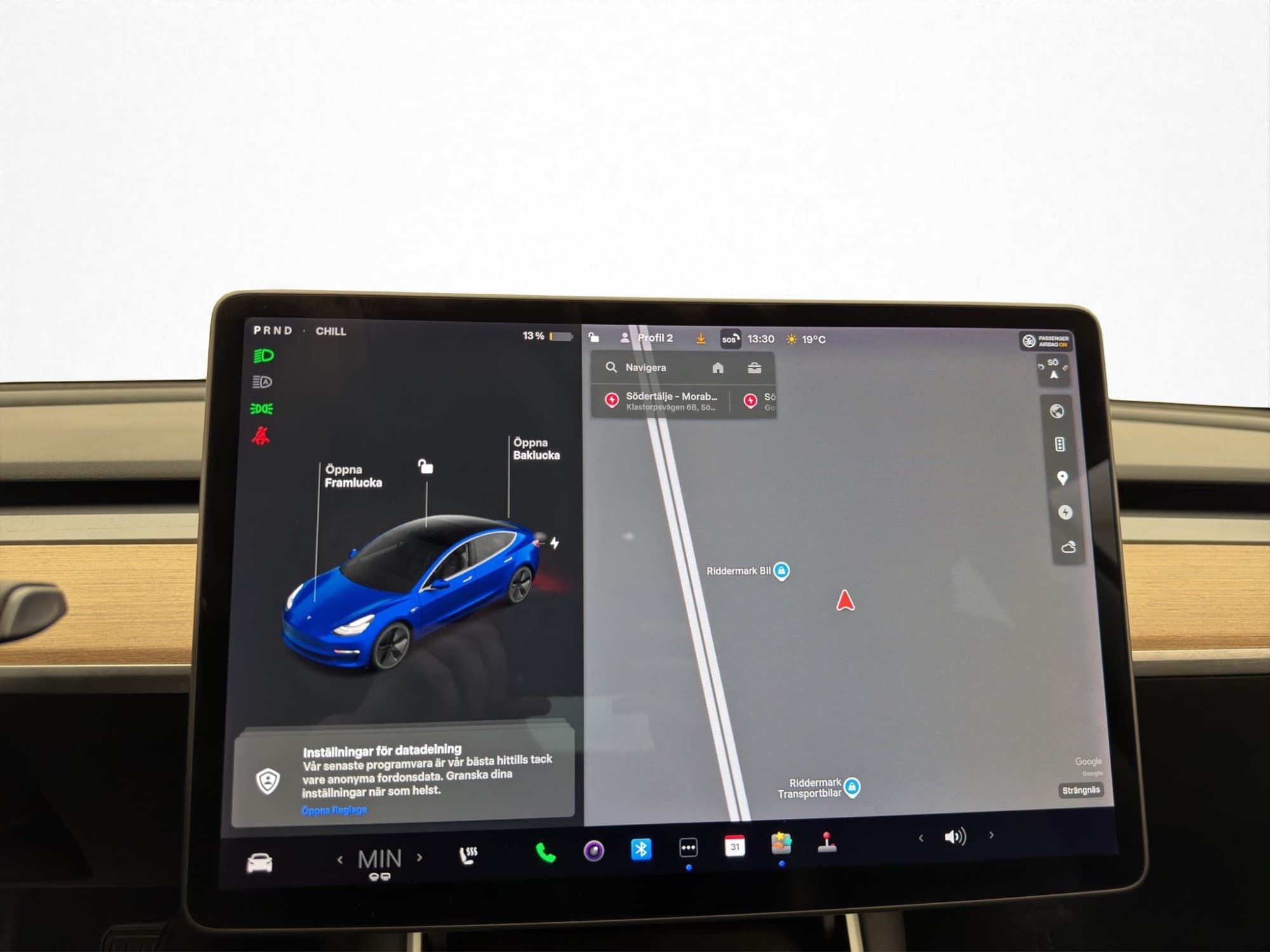 Tesla Model 3 Long Range AWD Svensksåld Panorama