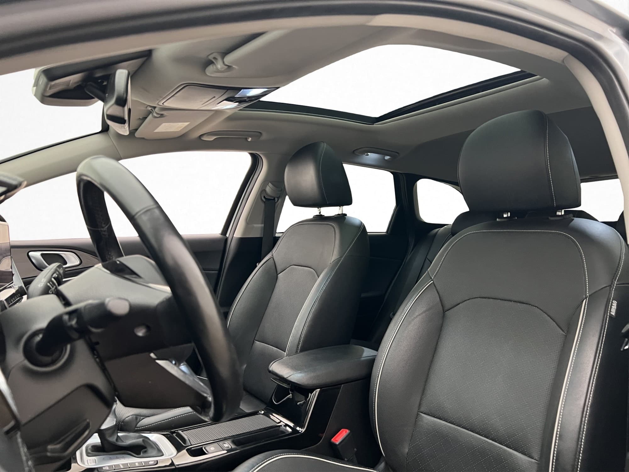 Kia Ceed SW Plug-in Hybrid Advance Plus 2 Pano Kamera Skinn