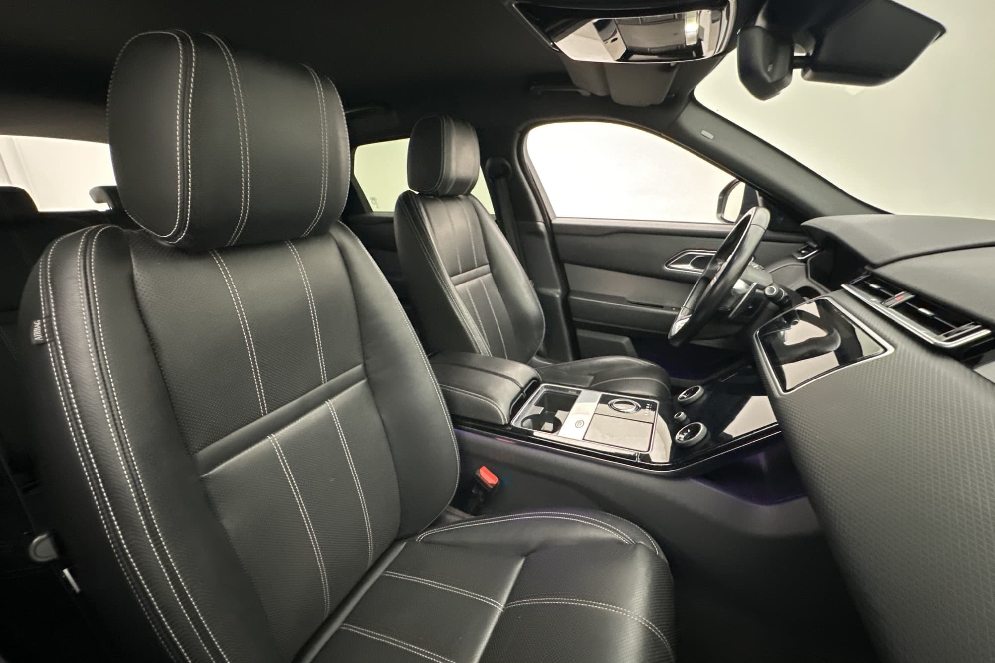 Land Rover Range Rover Velar D240 R-Dynamic Cockpit Meridian