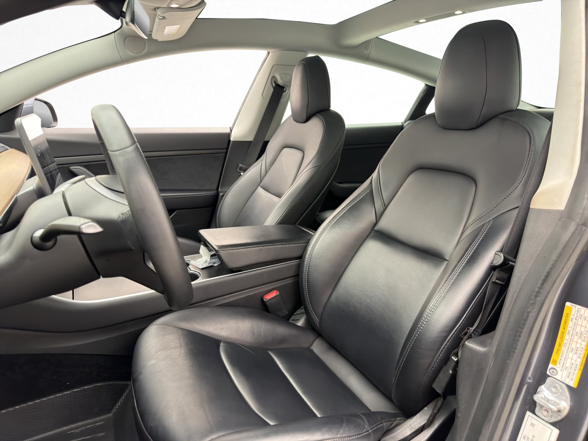 Tesla Model 3 Standard Range Plus Svensksåld Panorama