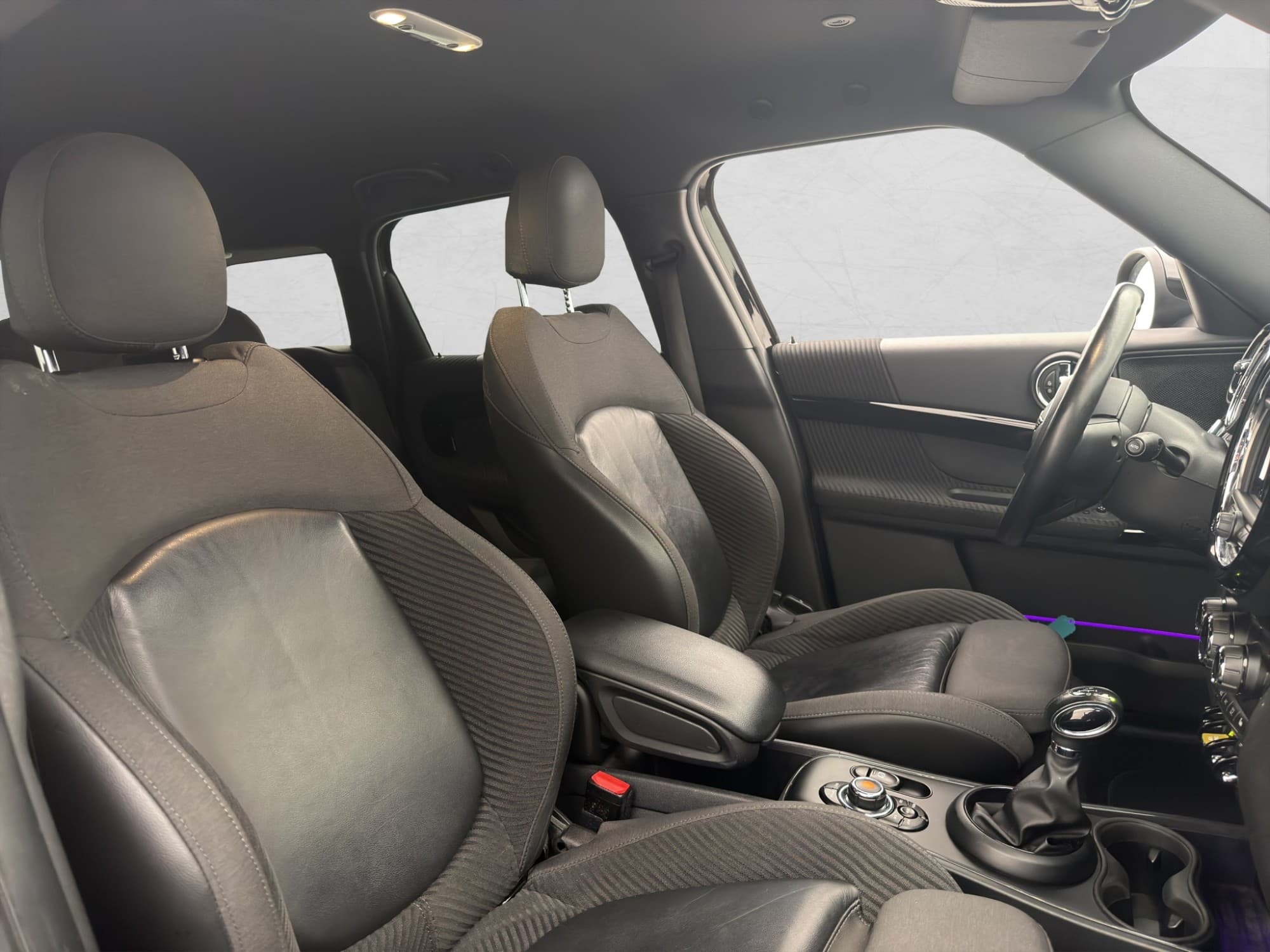 MINI Countryman Cooper SE ALL4 224hk Salt II Navi Halvskinn
