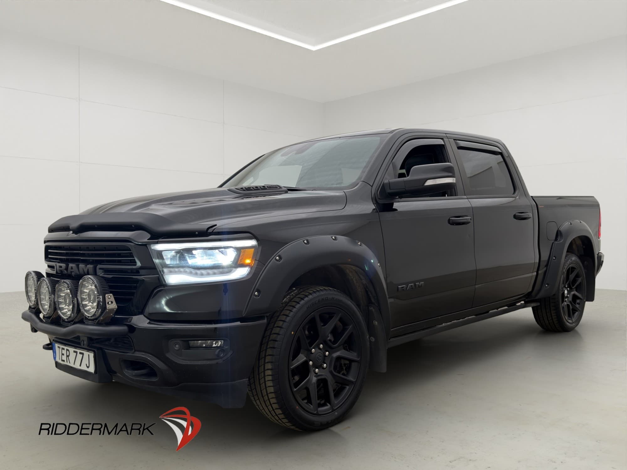 Dodge RAM 1500 Laramie Night 5.7 4x4 Drag Pano Luft H/K Moms