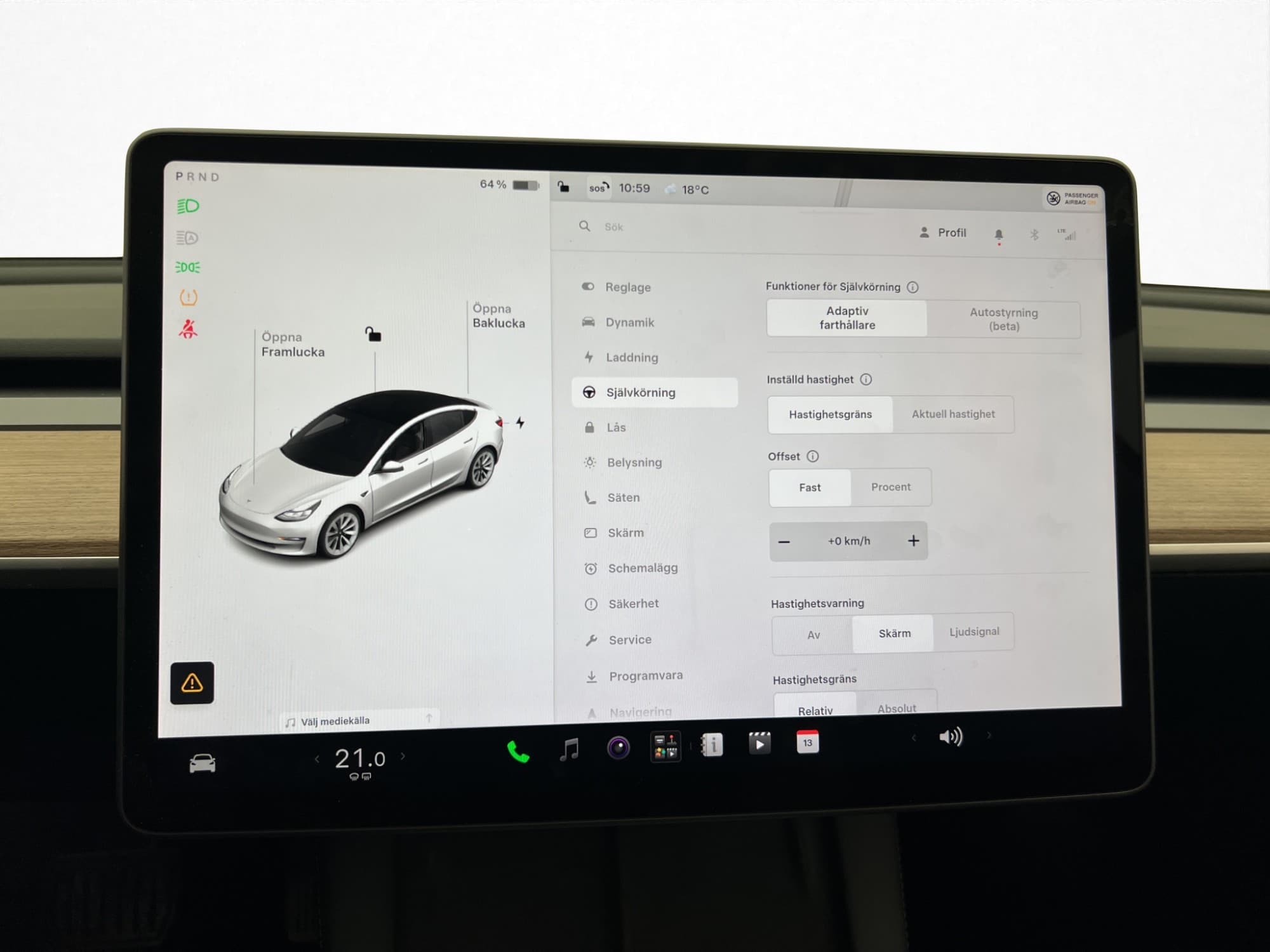 Tesla Model 3 Long Range AWD 498hk Pano Autopilot Skinn