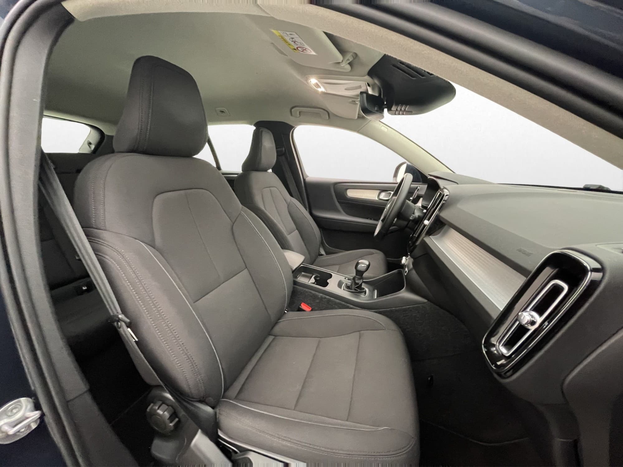 Volvo XC40 T2 Momentum Kamera Drag Värmare Rattvärme En-Bruk