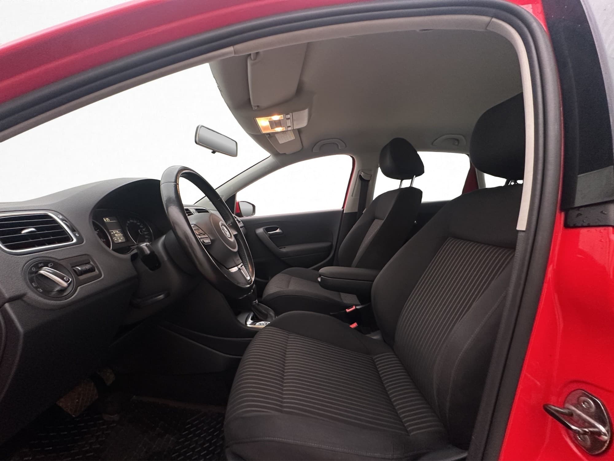 Volkswagen Polo 1.2 TSI 105hk Automat Värmare AUX Låg-Skatt