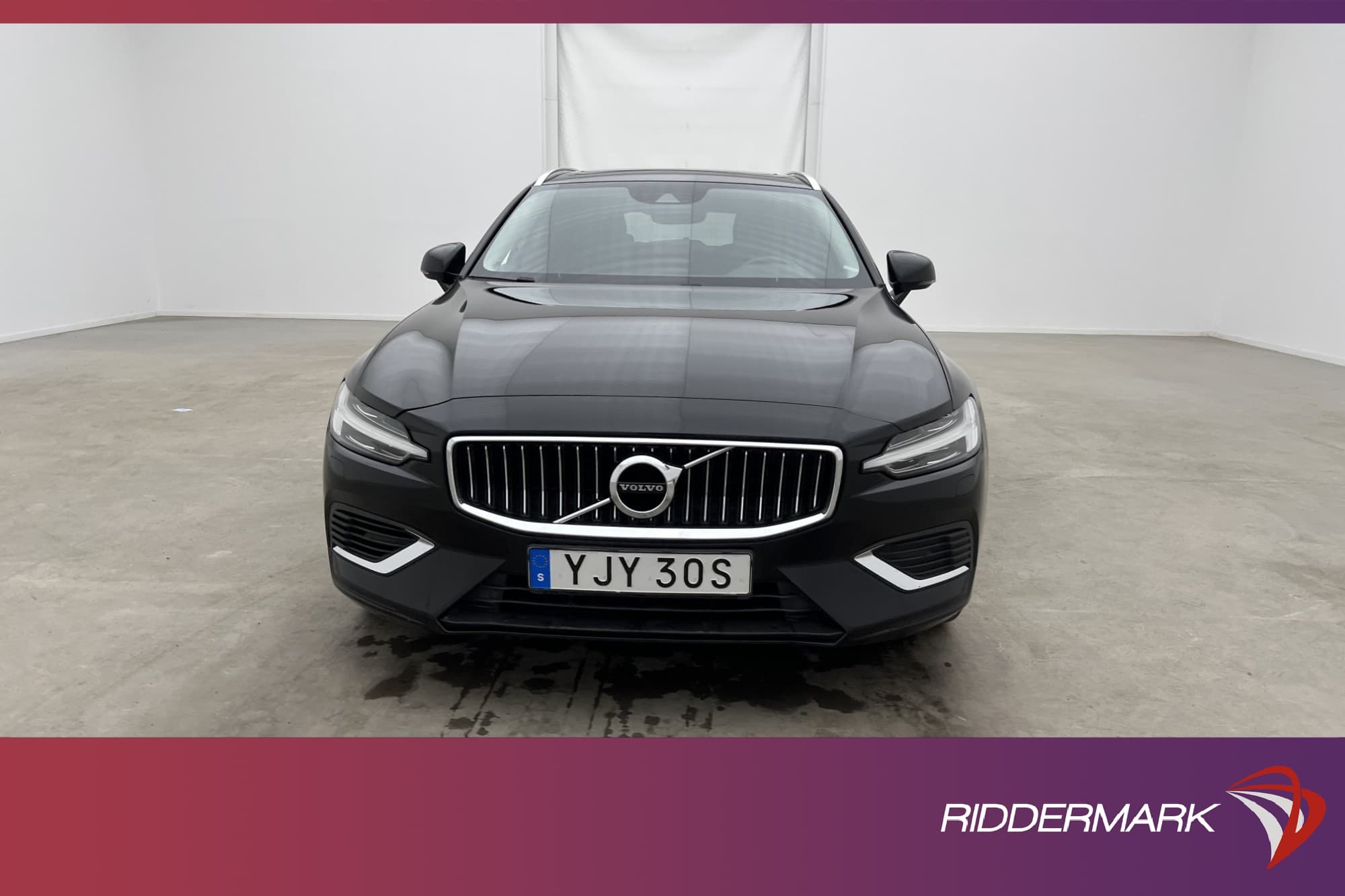 Volvo V60 T8 AWD 392hk Inscription Pano Kamera Drag Orrefors