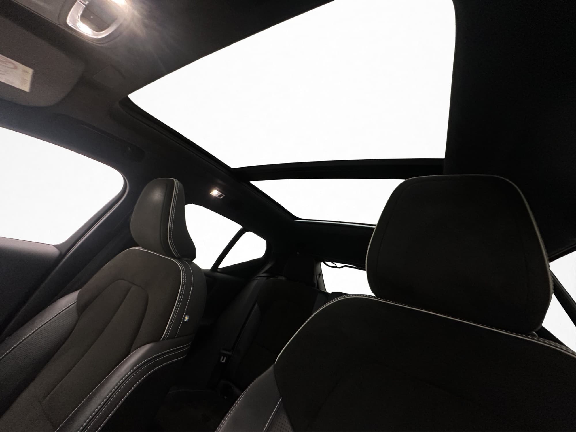 Volvo XC40 T5 AWD R-Design Pano H/K P-Värmare 360° Navi Drag