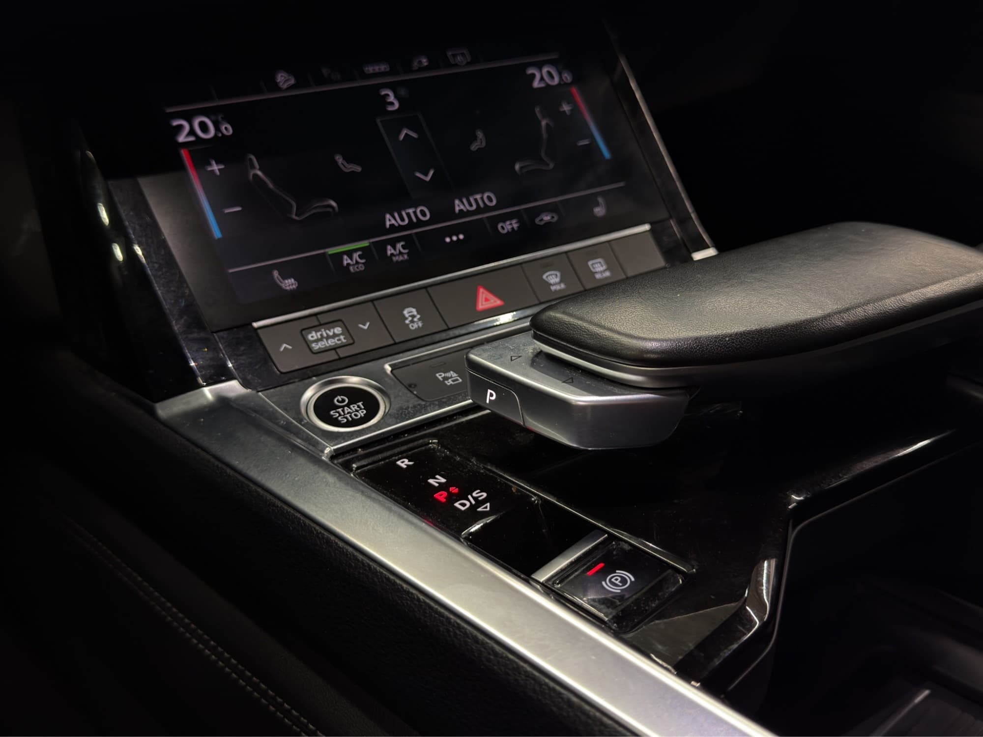 Audi Q8 e-tron 50 e-tron Q 340hk S-Line Drag Kamera MOMS