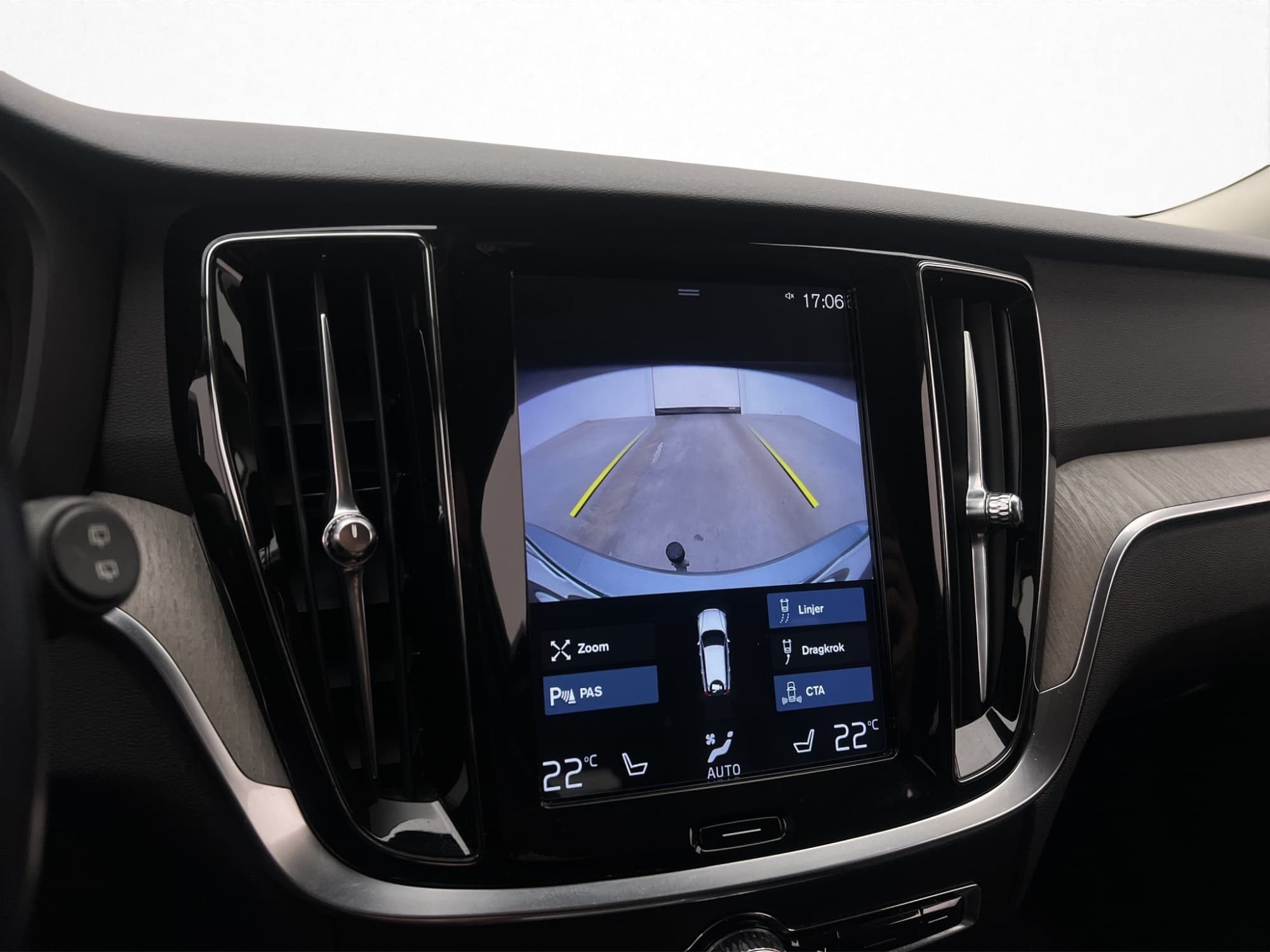 Volvo V60 D3 Inscription Drag HUD Kamera CarPlay Värmare