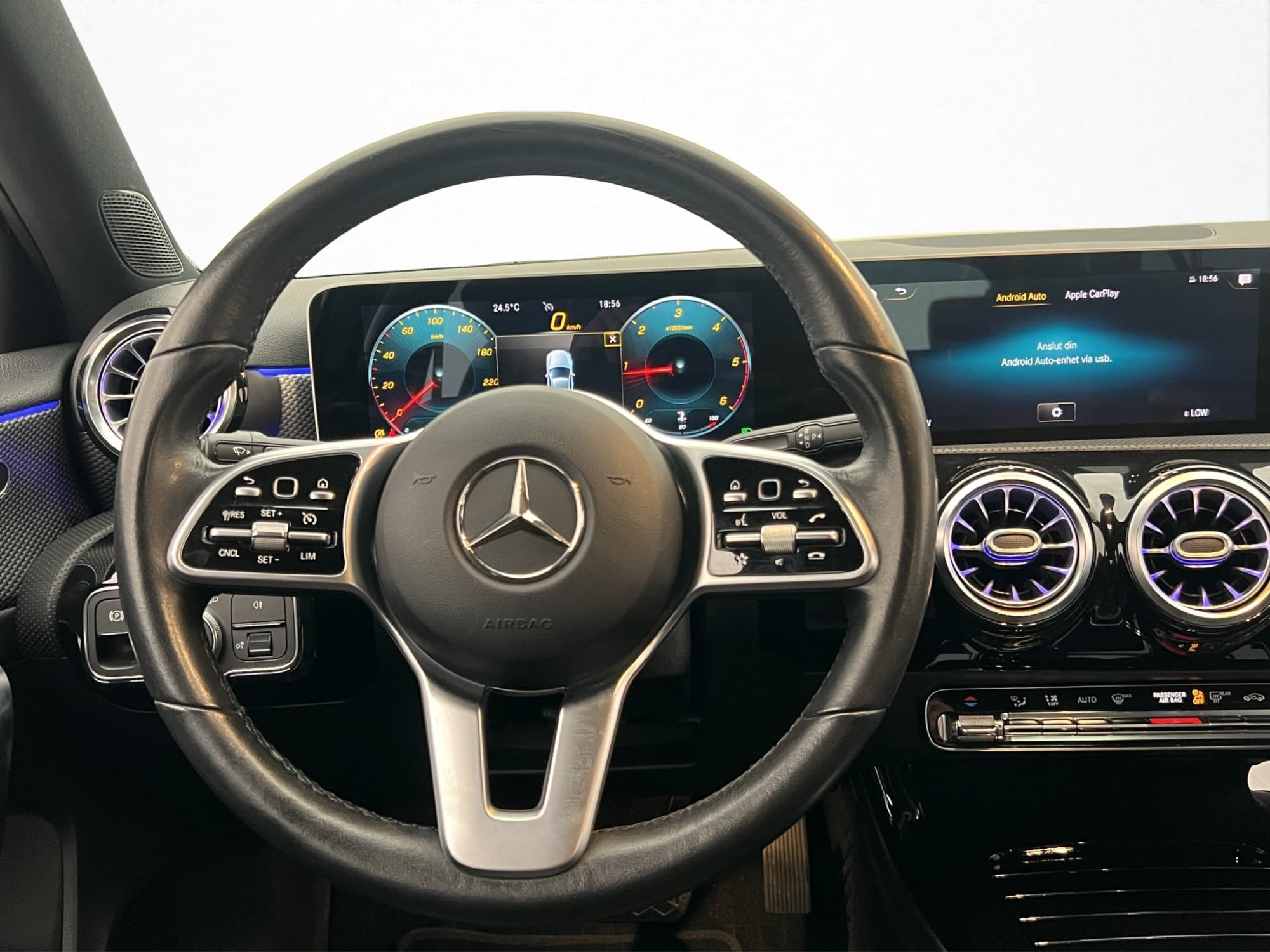 Mercedes-Benz A 180 d Widescreen Kamera CarPlay Midline GPS