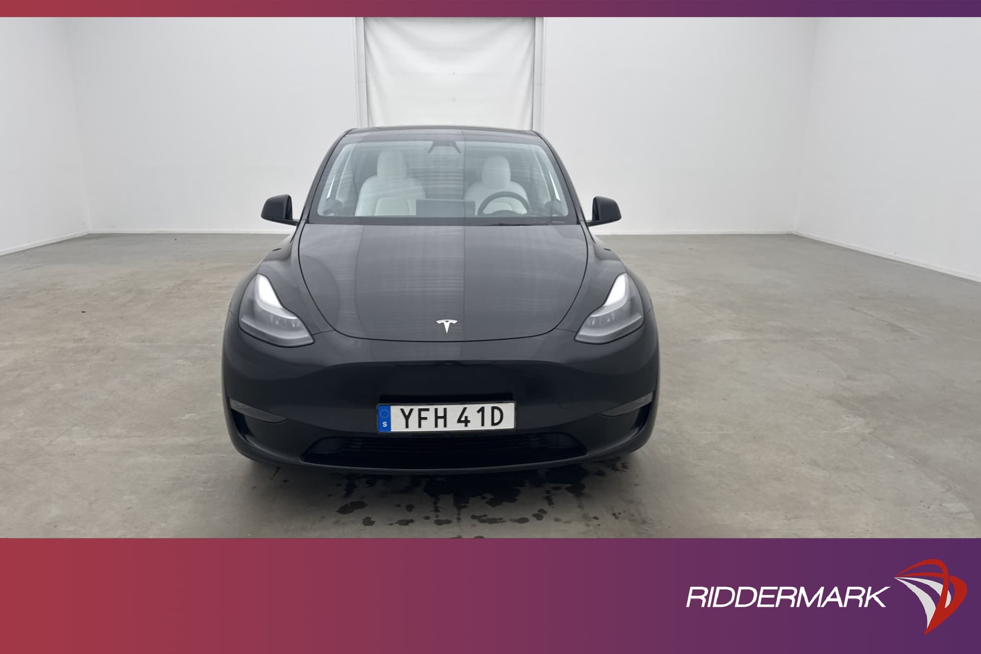 Tesla Model Y Long Range AWD Ljus interiör Dragkrok MOMS