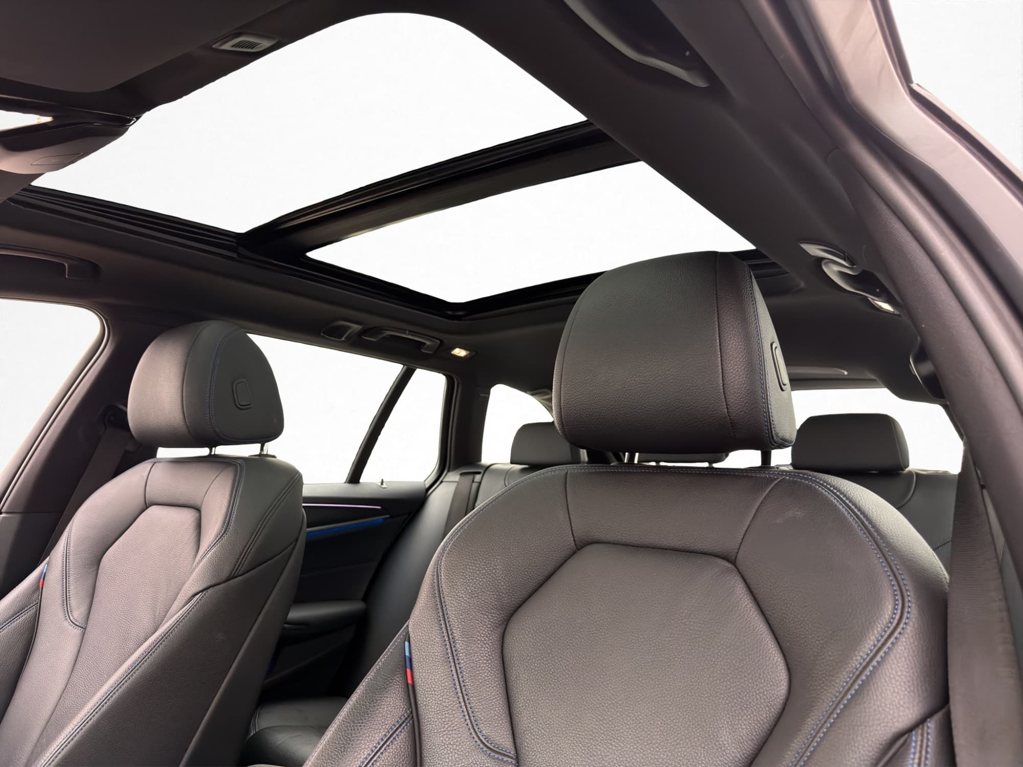 BMW 530 e xDrive M Sport Cockpit Pano Kamera Skinn HiFi Drag