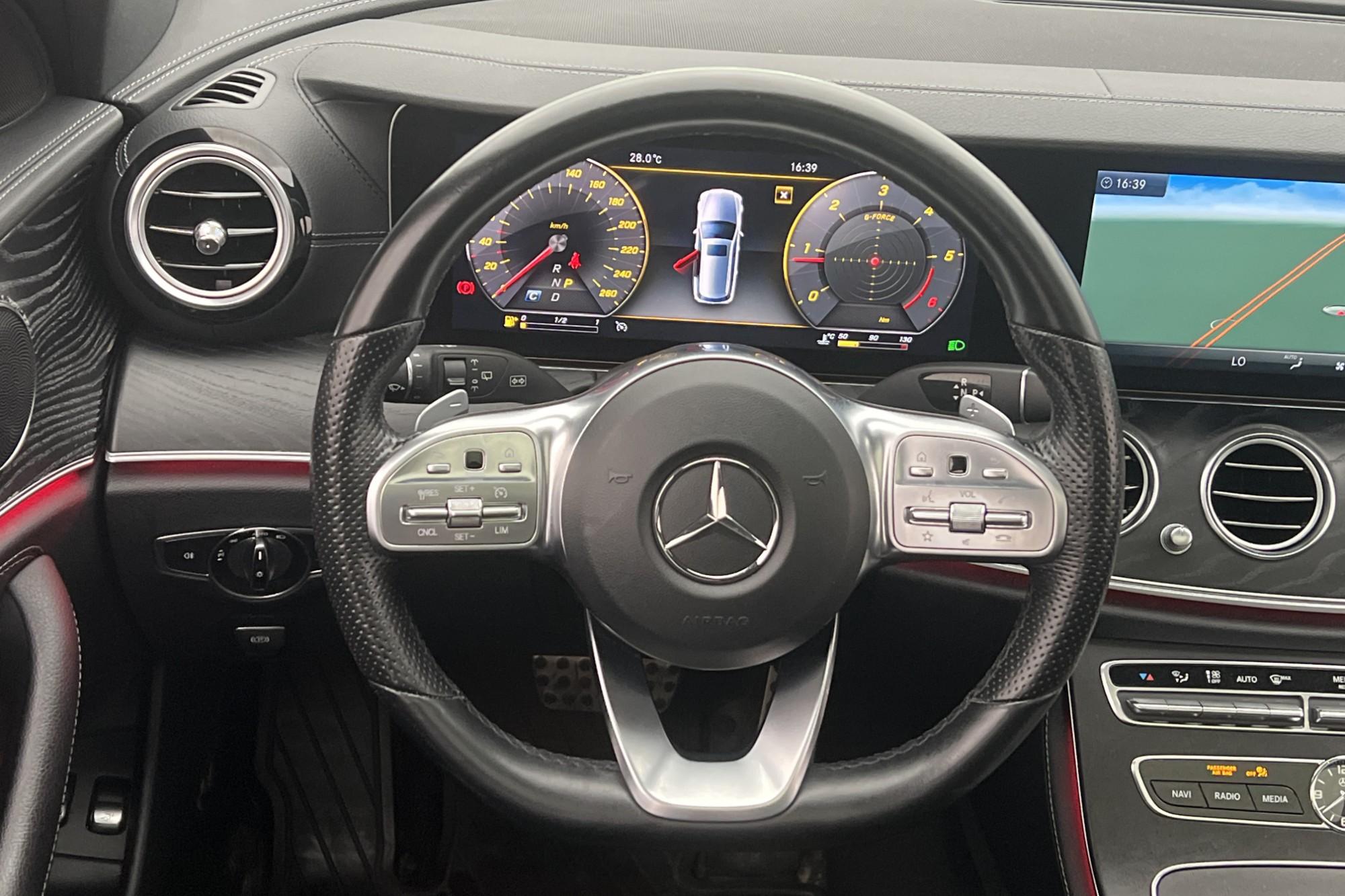 Mercedes-Benz E 220 T d 4M AMG P-Värmare Pano Wide 360° Drag