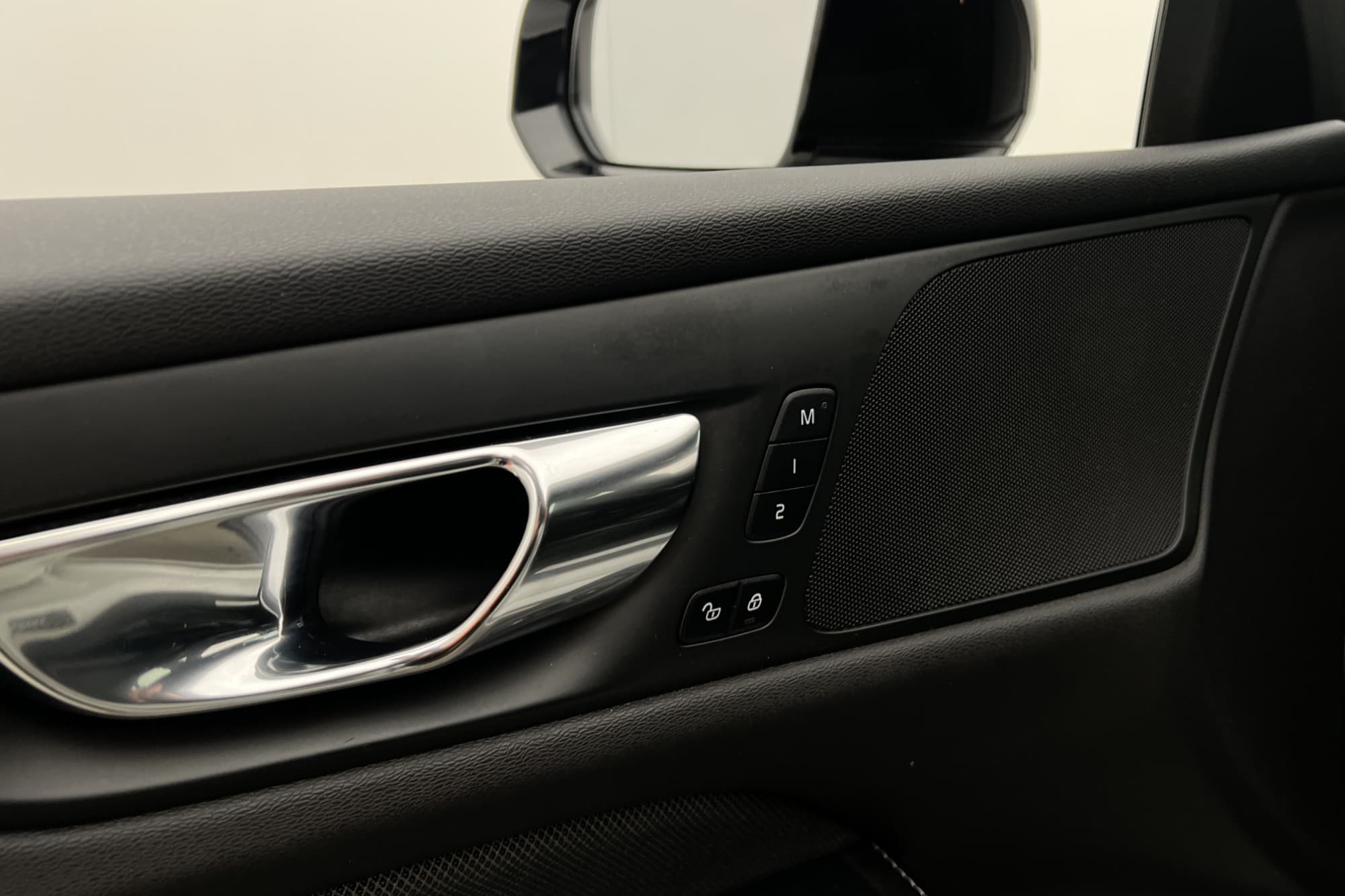 Volvo V60 D3 150hk R-Design D-Värm CarPlay Rattvärme Keyless