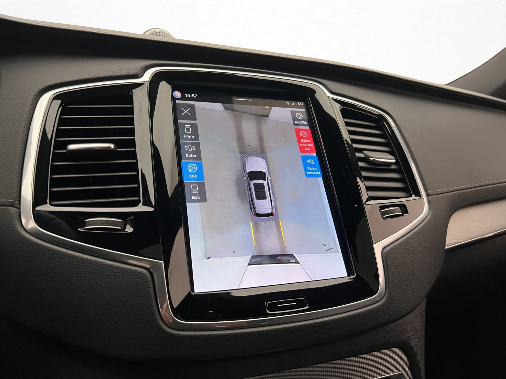 Volvo XC90 T8 456hk Ultimate Dark Luftfj Pano 7-Sits B&W 360