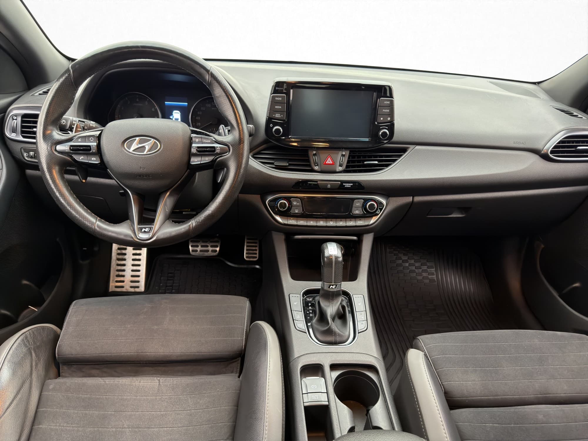Hyundai i30 Fastback 140hk N-Line Kamera Halvskinn CarPlay