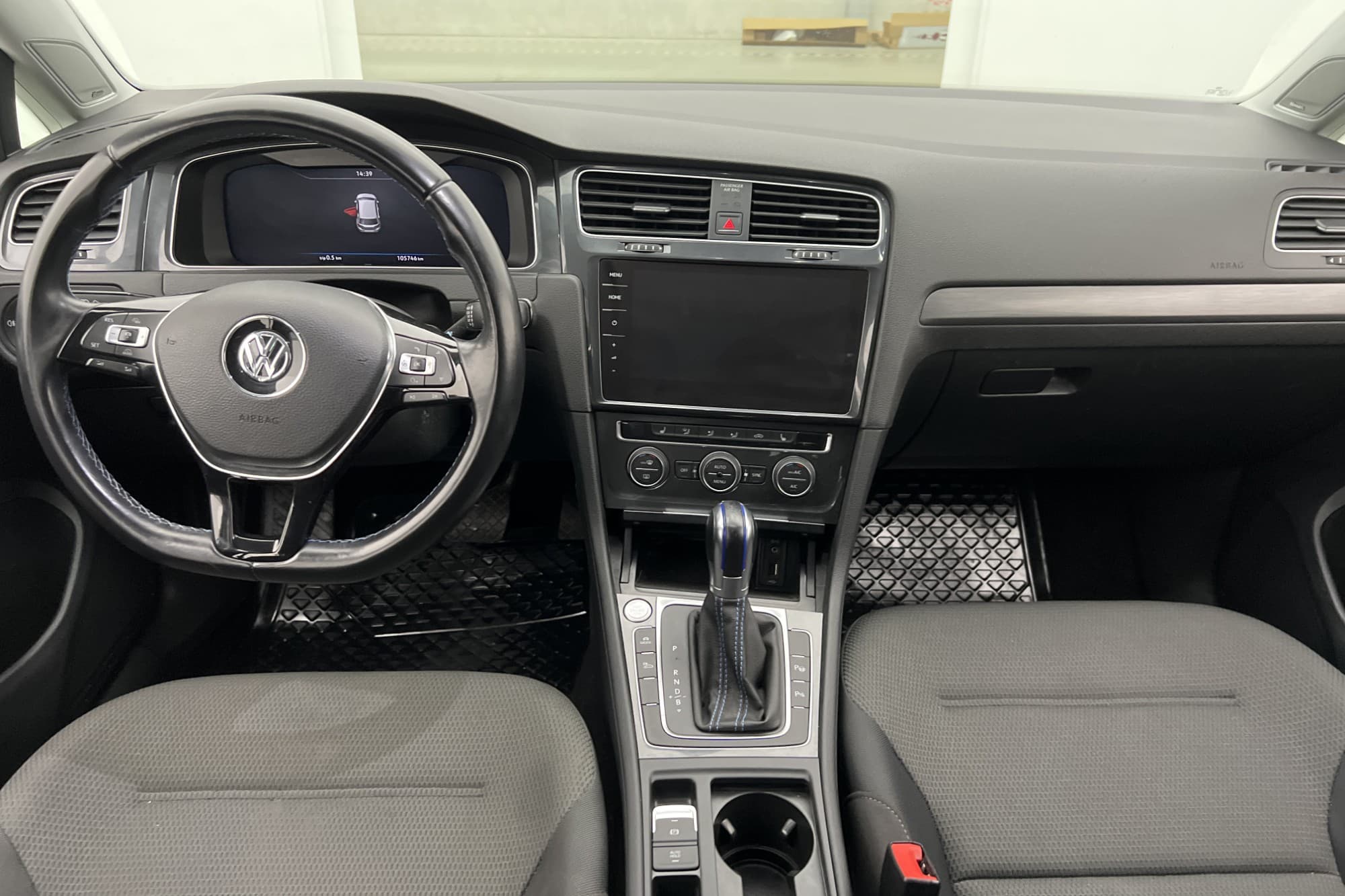 Volkswagen e-Golf 136hk Cockpit Dynaudio Navi Sensorer