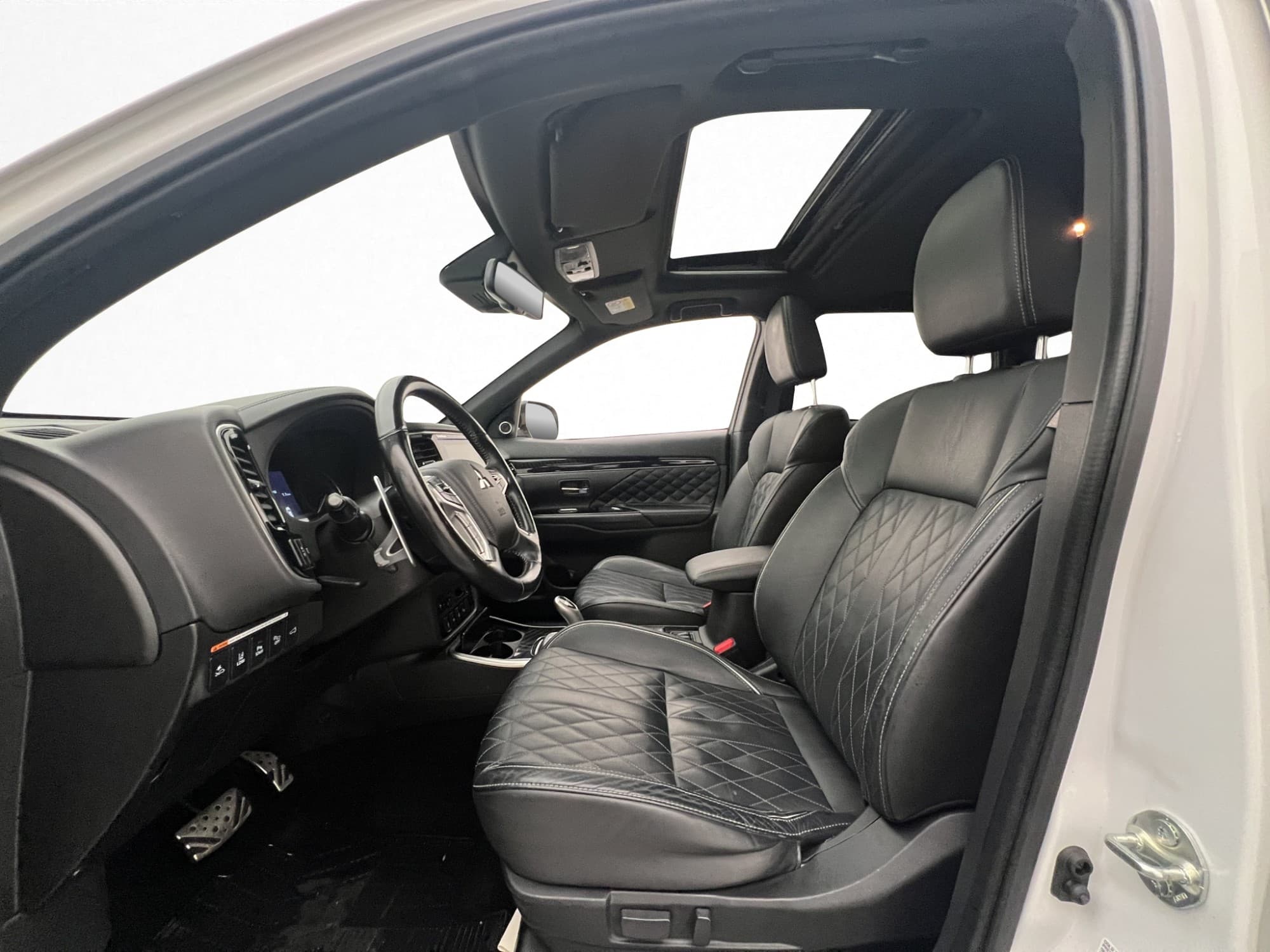 Mitsubishi Outlander PHEV 224hk AWD Skinn Taklucka 360°