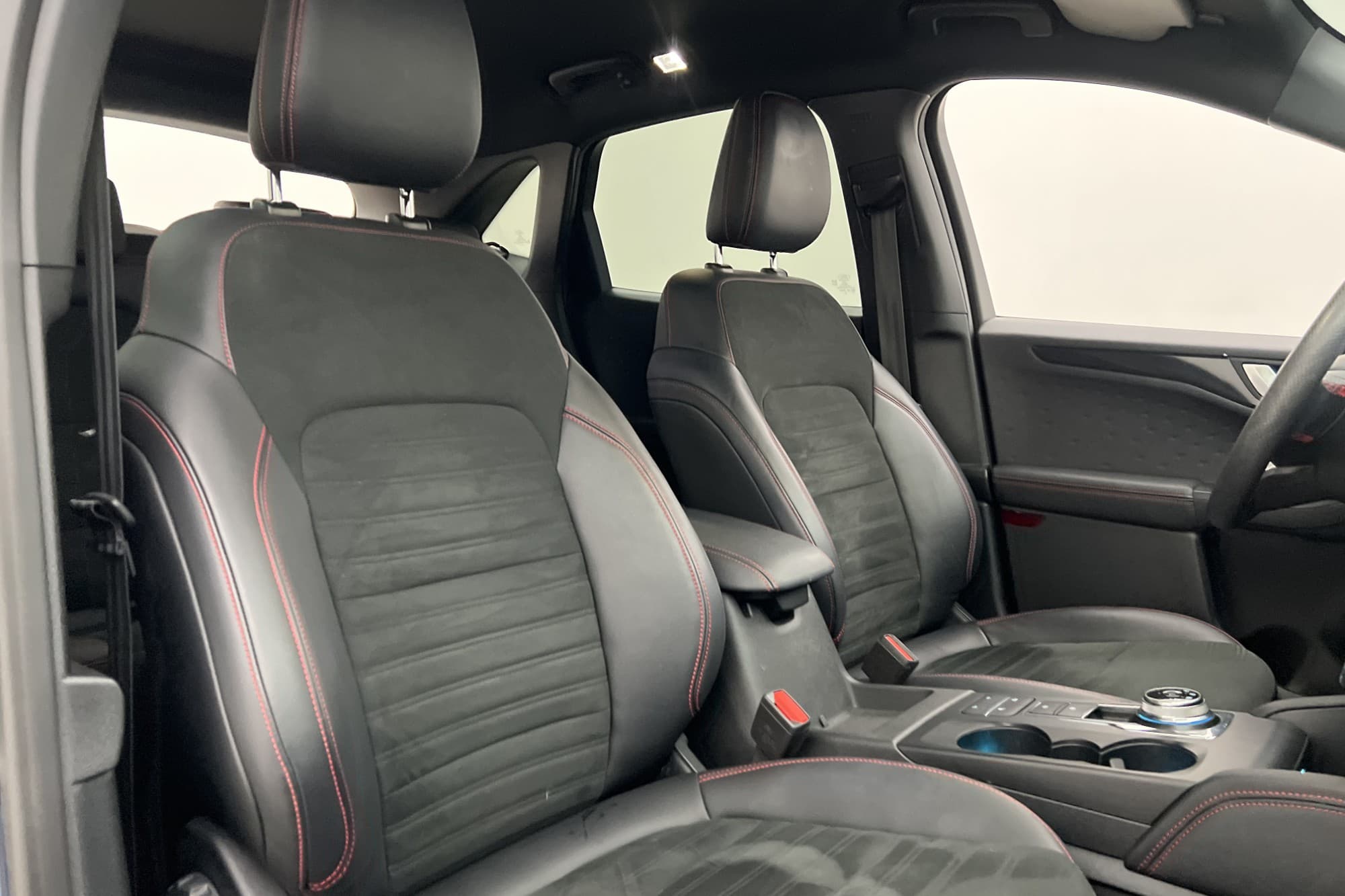 Ford Kuga Plug-in 225hk ST-Line B&O Kamera Rattvärme Navi