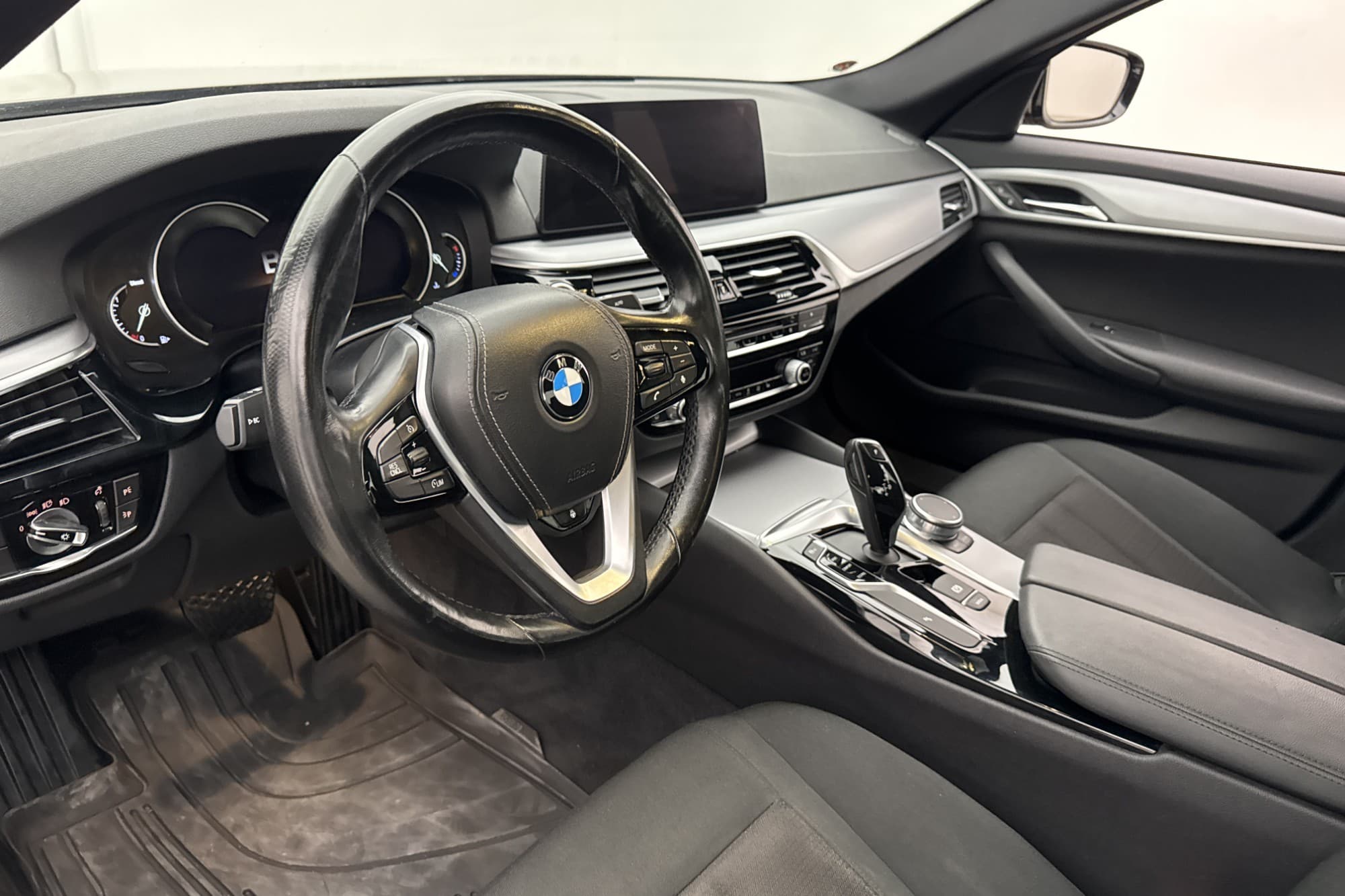BMW 520d xDrive 190hk Kamera Drag HiFi Navi Rattvärme