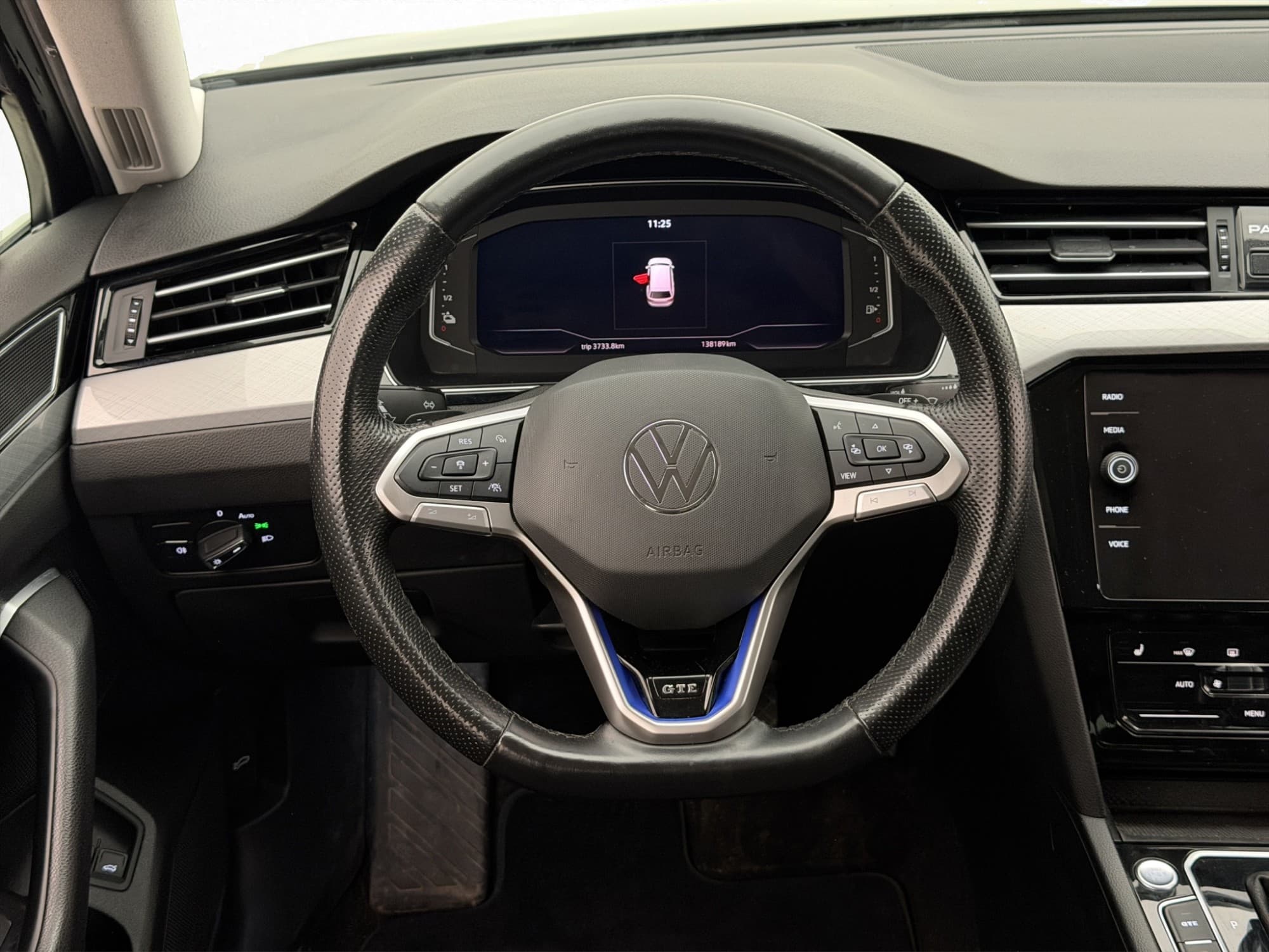 Volkswagen Passat GTE 218hk Värmare Kamera CarPlay Dragkrok