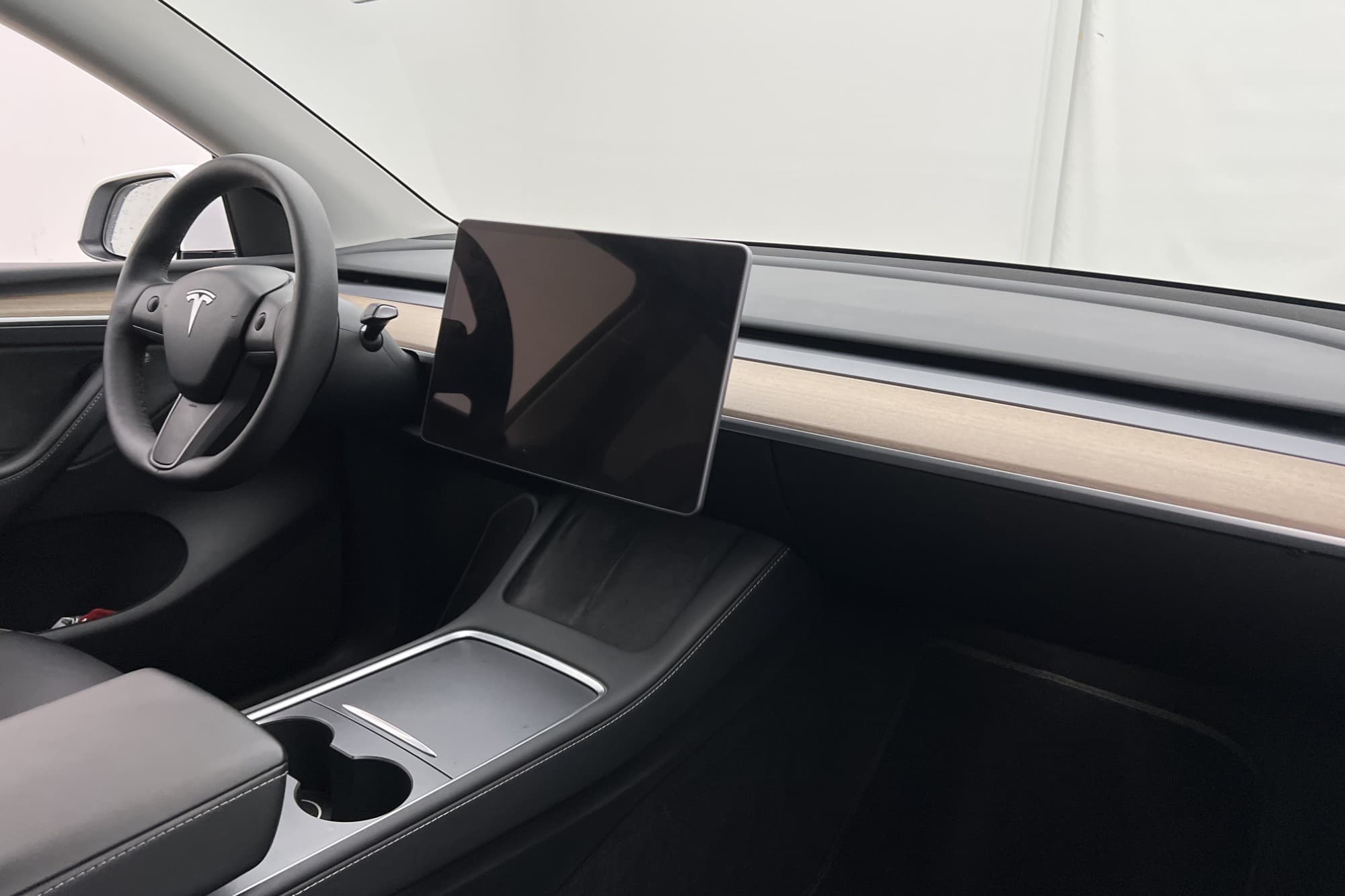 Tesla Model Y Long Range AWD Pano Värmepump Svensksåld MOMS