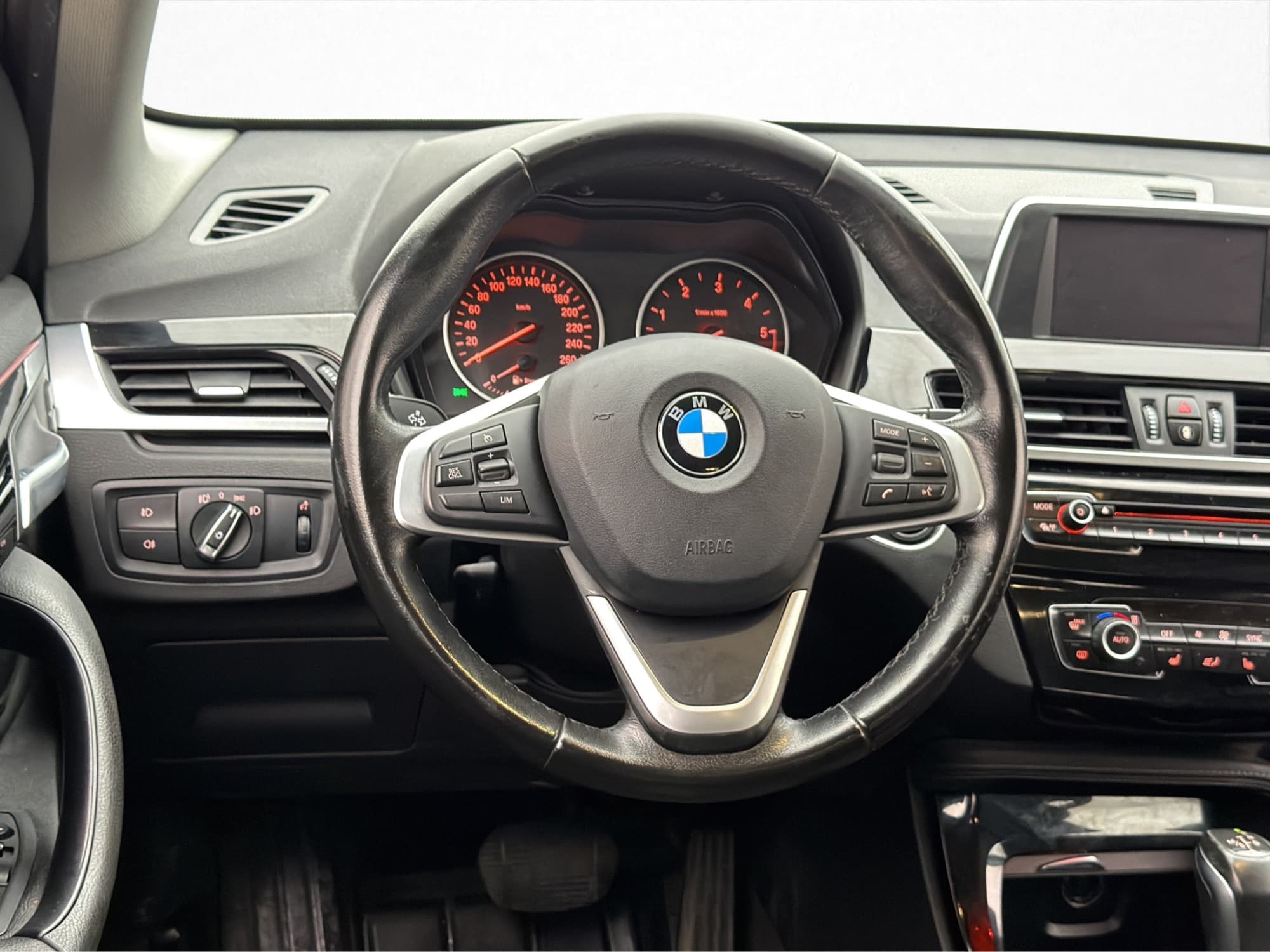 BMW X1 xDrive20d 190hk Sport line M-Värmare Drag Bluetooth