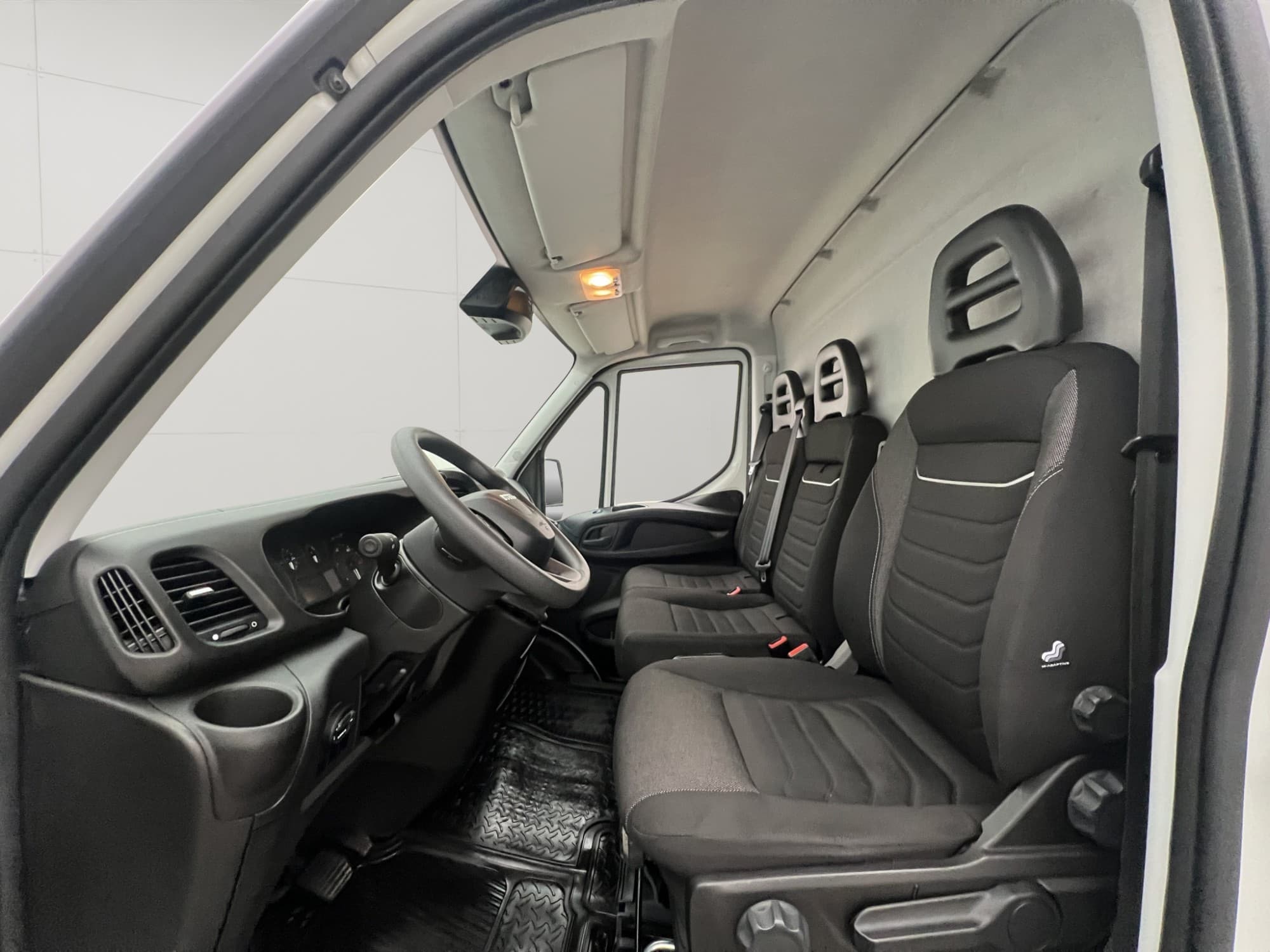 Iveco Daily L3H2 2.3JTD 136hk Värmare 3-Sit Farthållare Moms