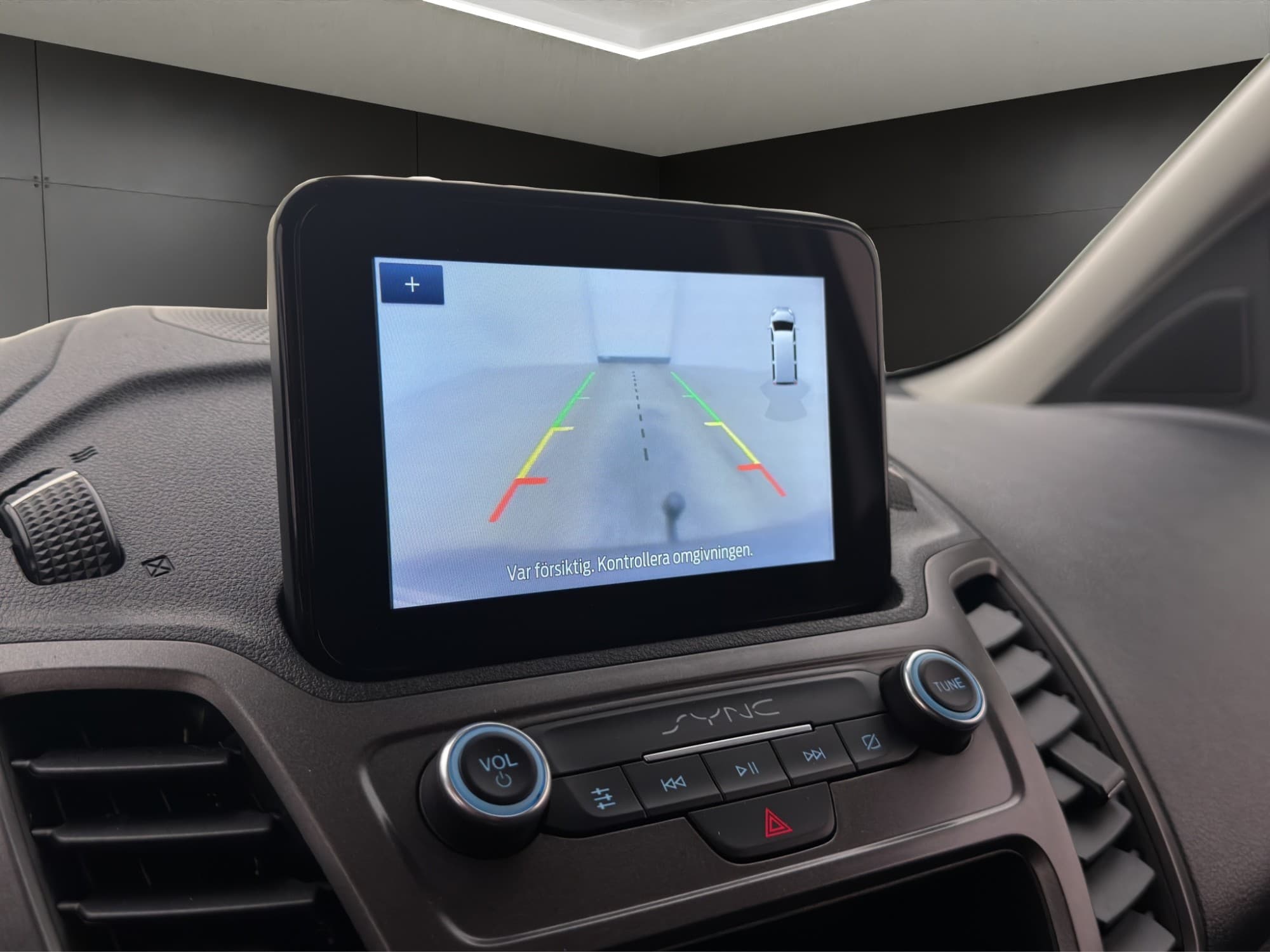 Ford Transit Connect LWB Värmare Drag B-Kamera CARPLAY MOMS