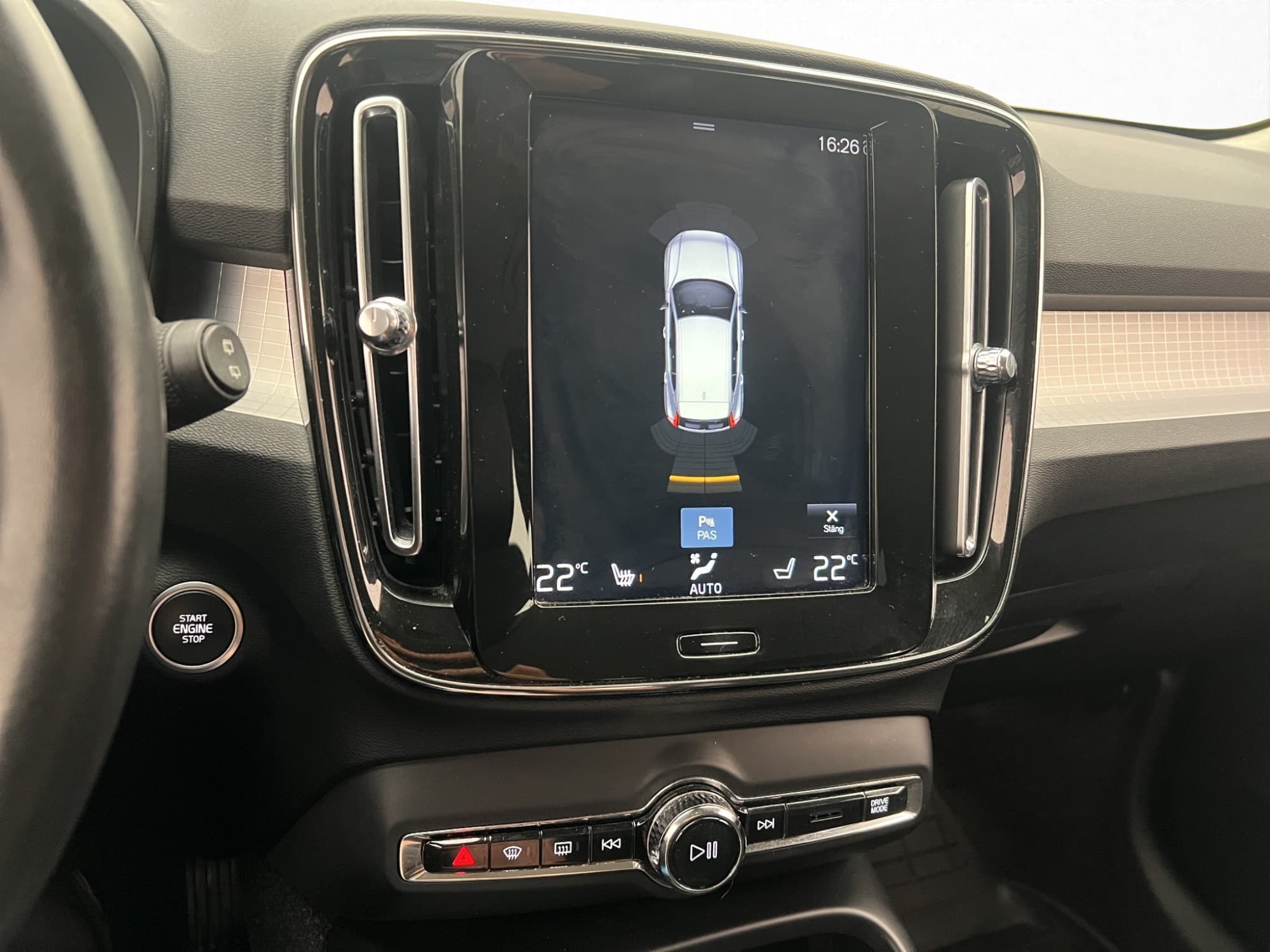 Volvo XC40 D3 150hk Momentum Dragkrok P-sensor Värmare