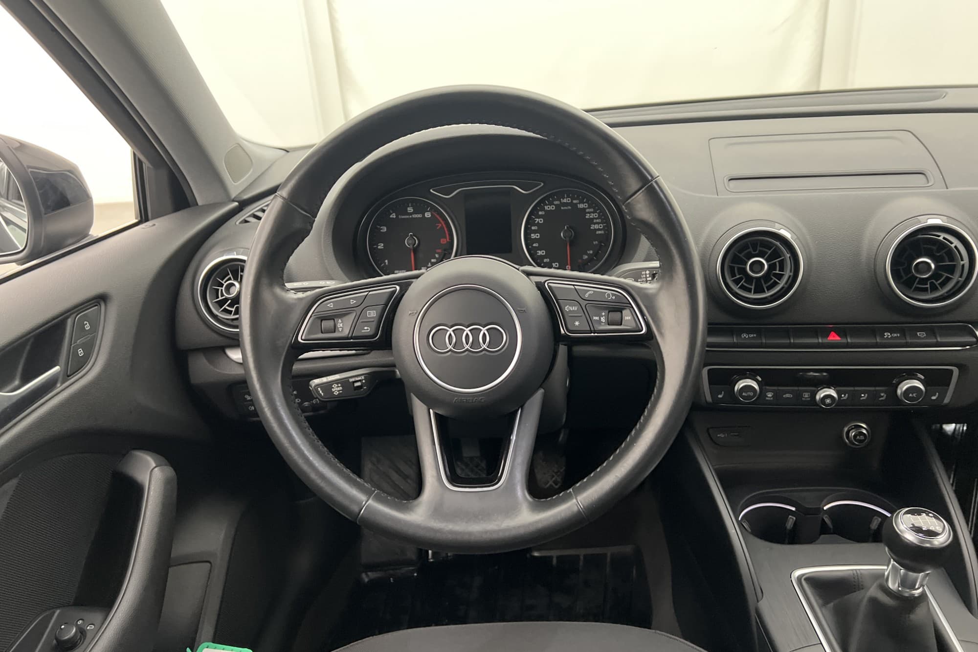 Audi A3 Sportback 35 TFSI 150hk Proline Navigation Sensorer
