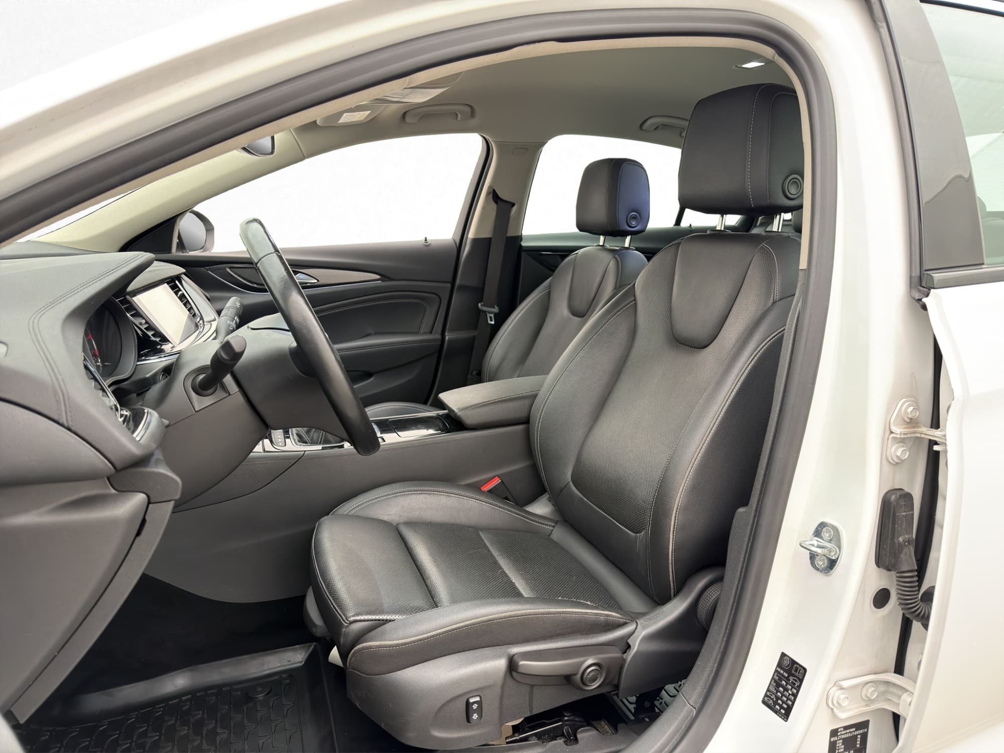 Opel Insignia Grand Sport 170hk OPC HUD Kamera Navi Skinn