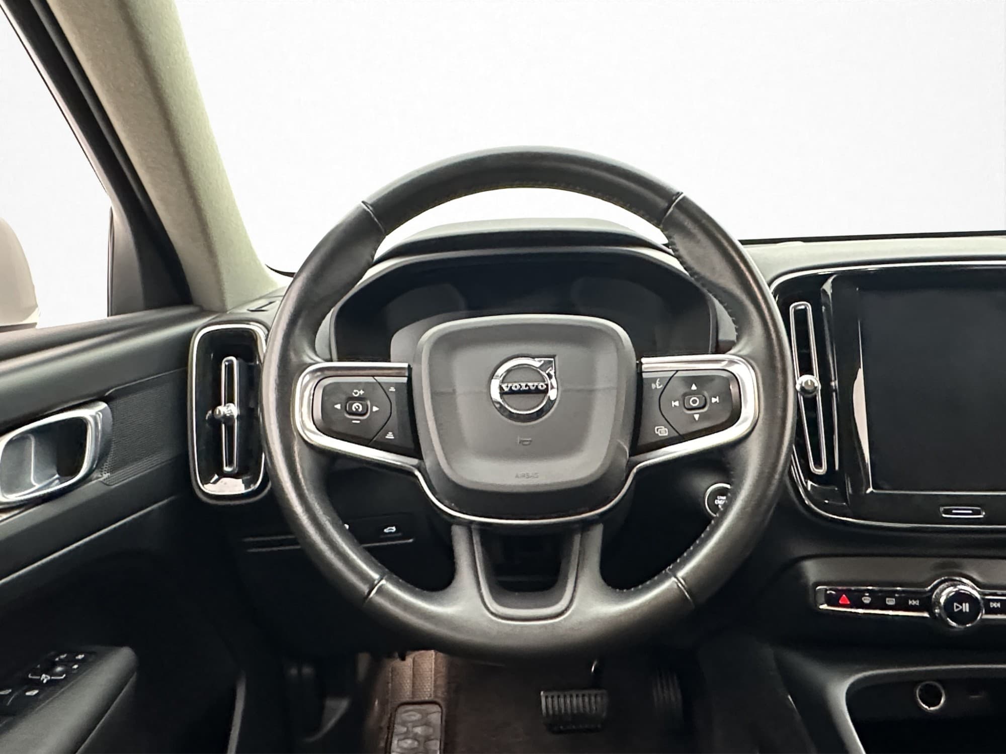 Volvo XC40 T3 163hk Momentum VOC B-Kamera P-Värmare