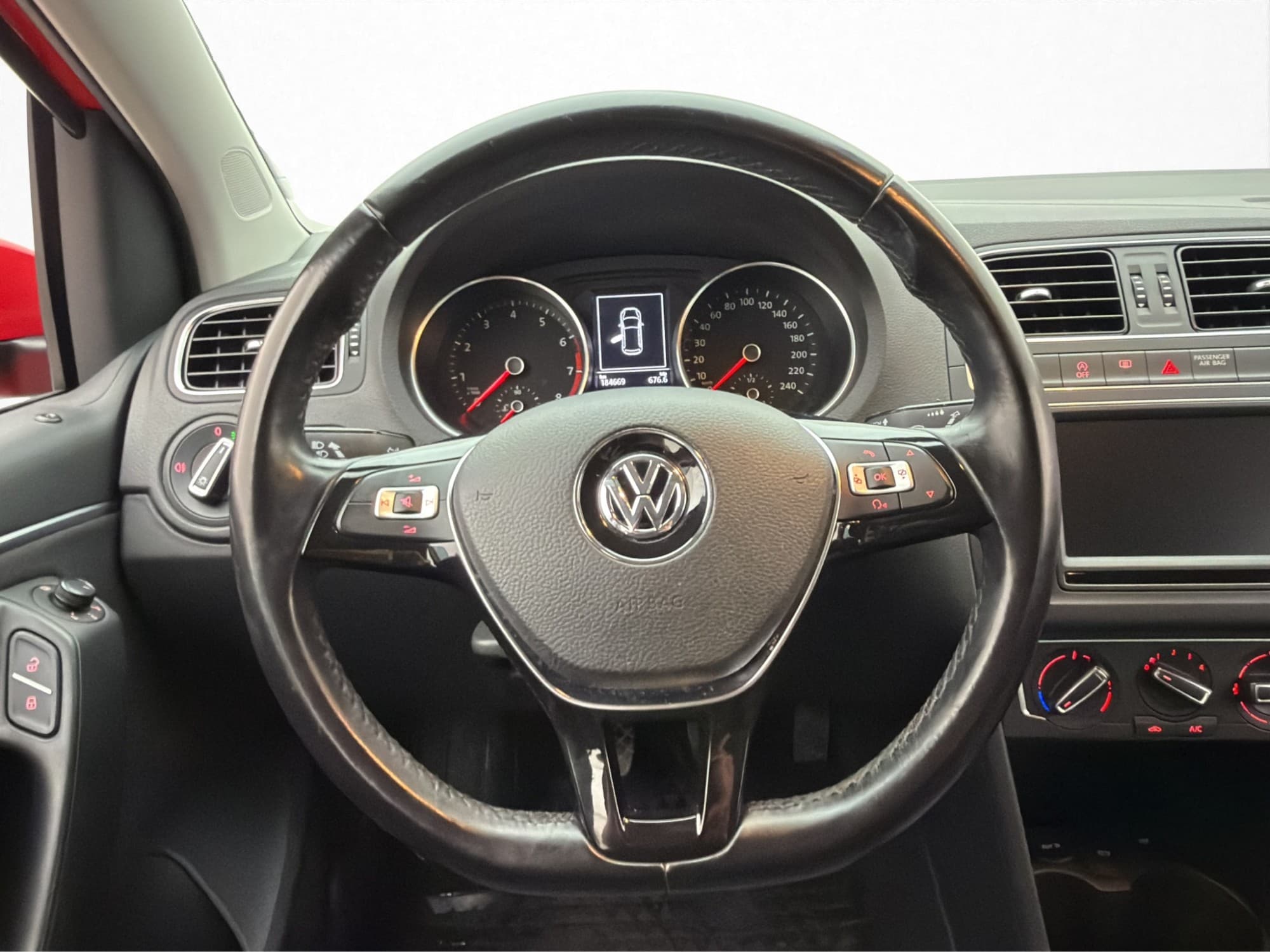 Volkswagen Polo TSI 90hk M/K-Värmare Kamera Dragkrok