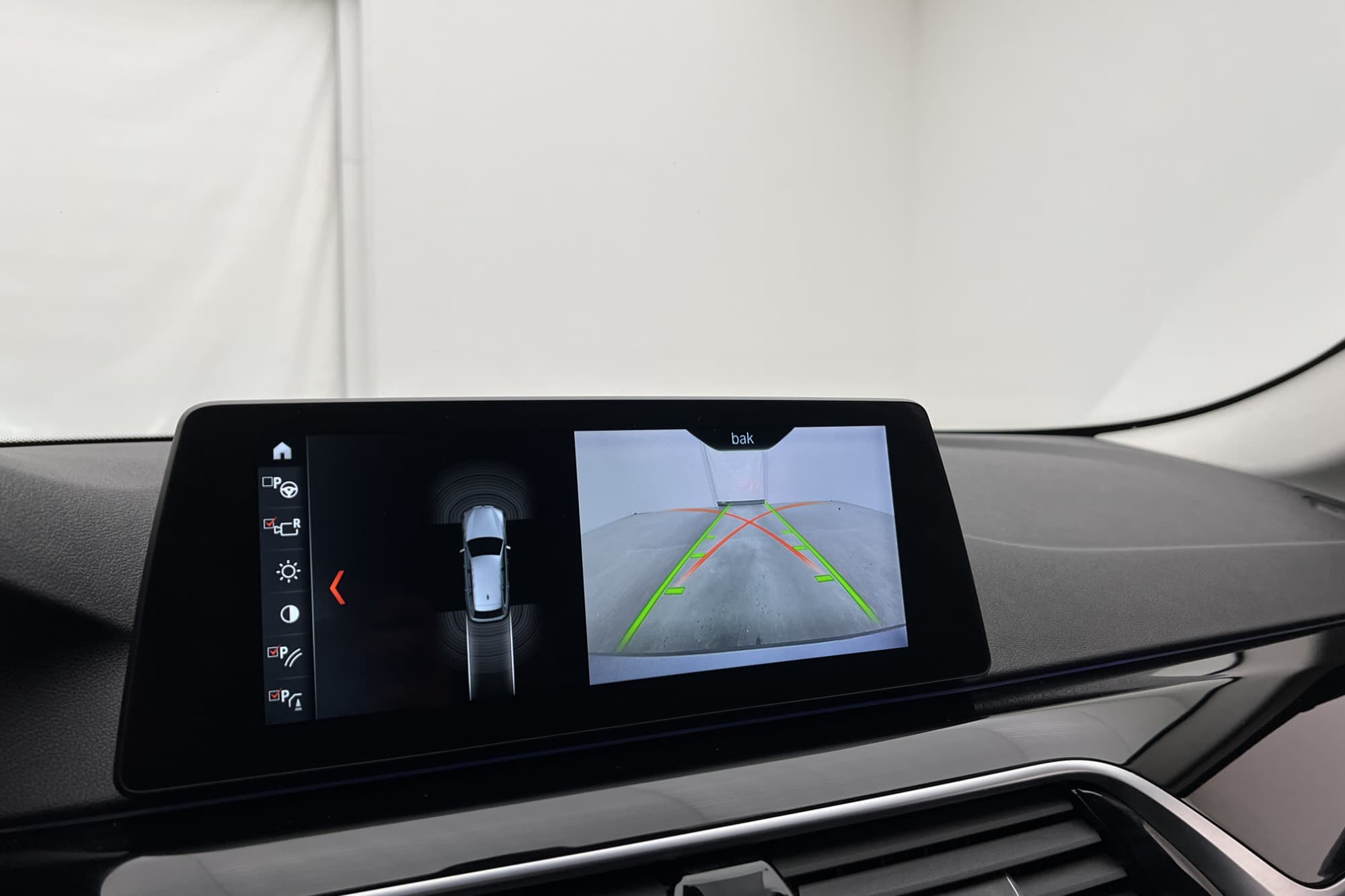 BMW 520 D xDrive Sport Display key Värmare Kamera Navi PDC